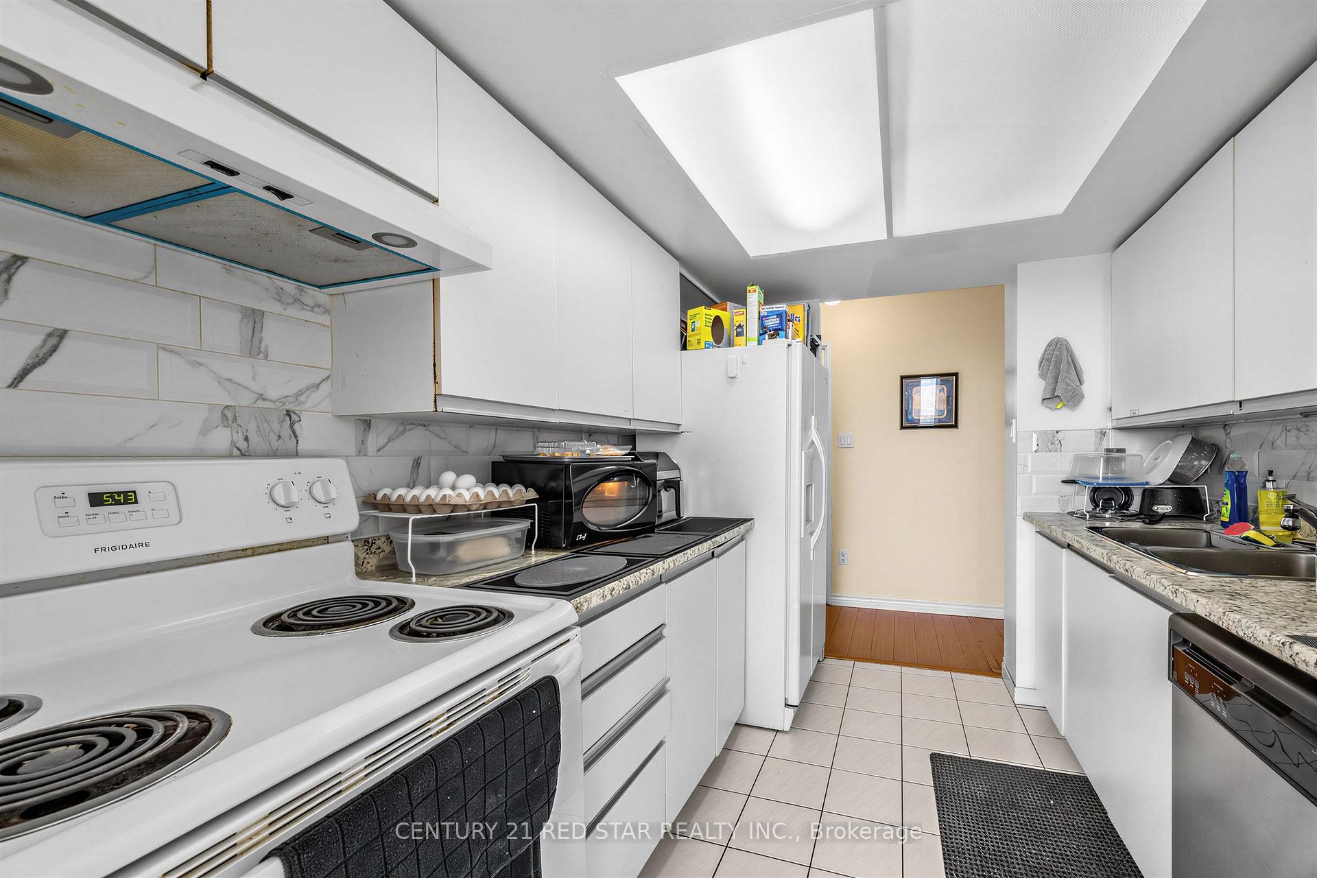 Photo 14 of Unit 1109, 1 Rowntree Road, Etobicoke, Mount Olive-Silverstone-Jamestown — HOMEH