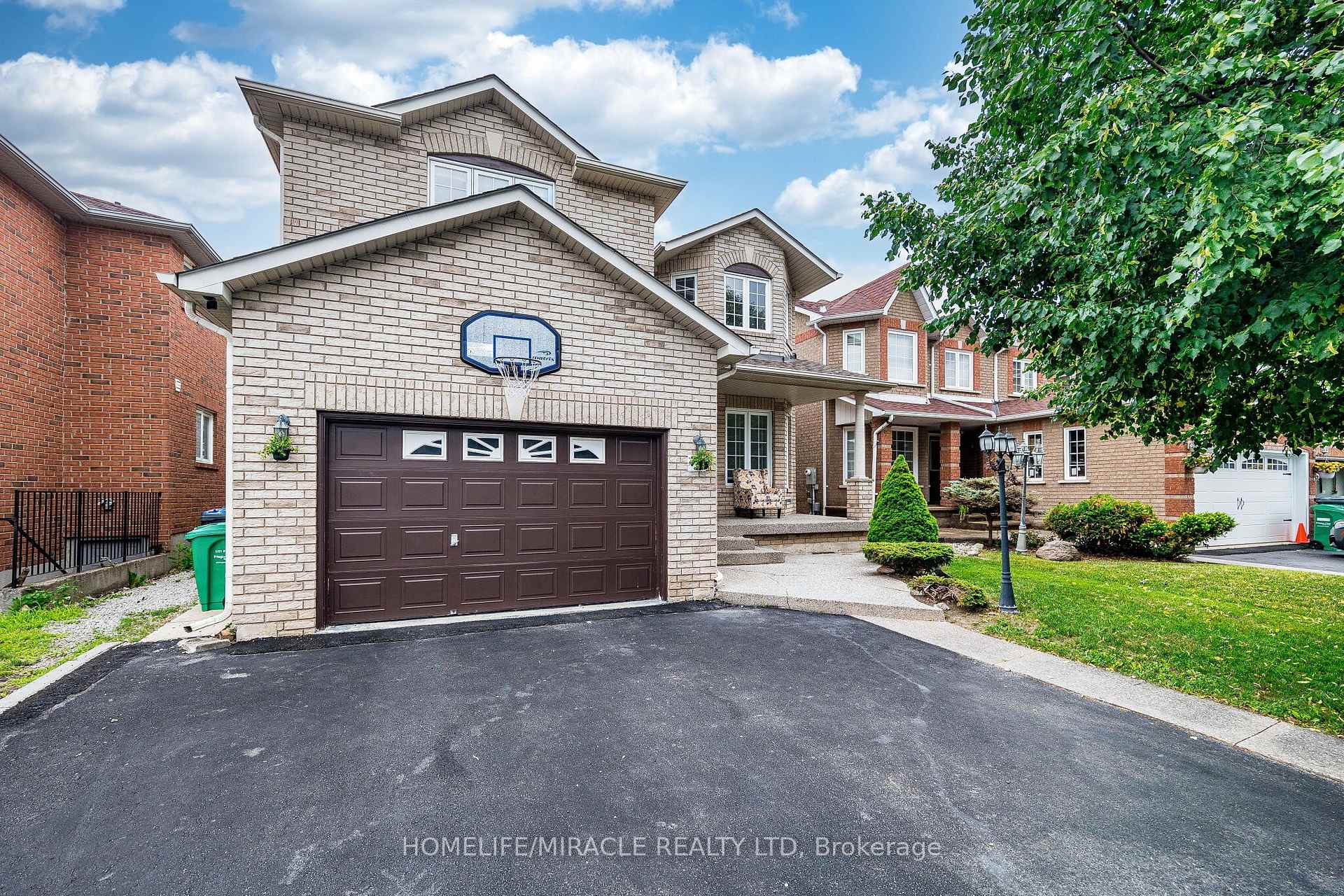 Photo 3 of 72 Lockwood Road, Brampton, Fletcher's West — HOMEH
