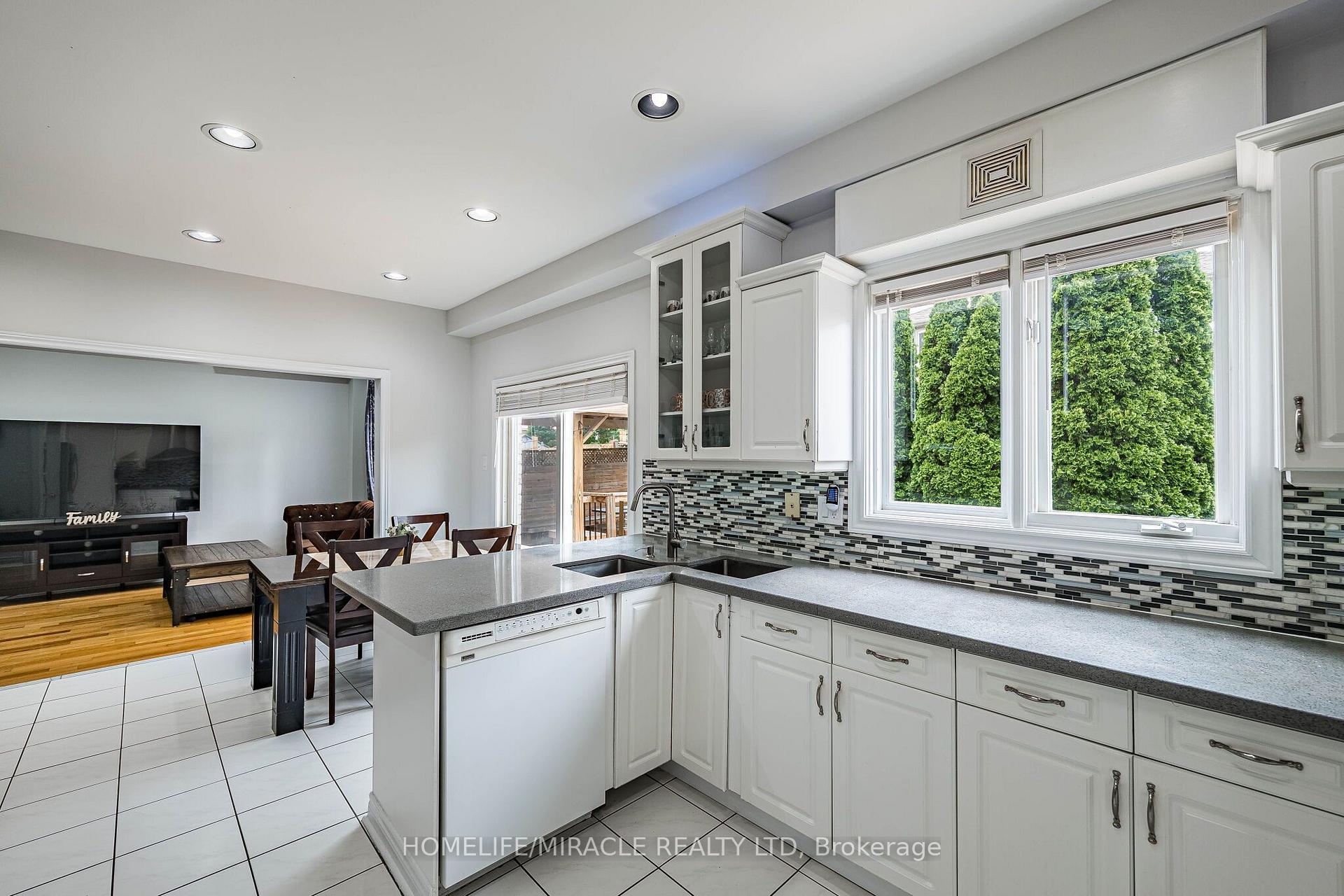 Photo 18 of 72 Lockwood Road, Brampton, Fletcher's West — HOMEH