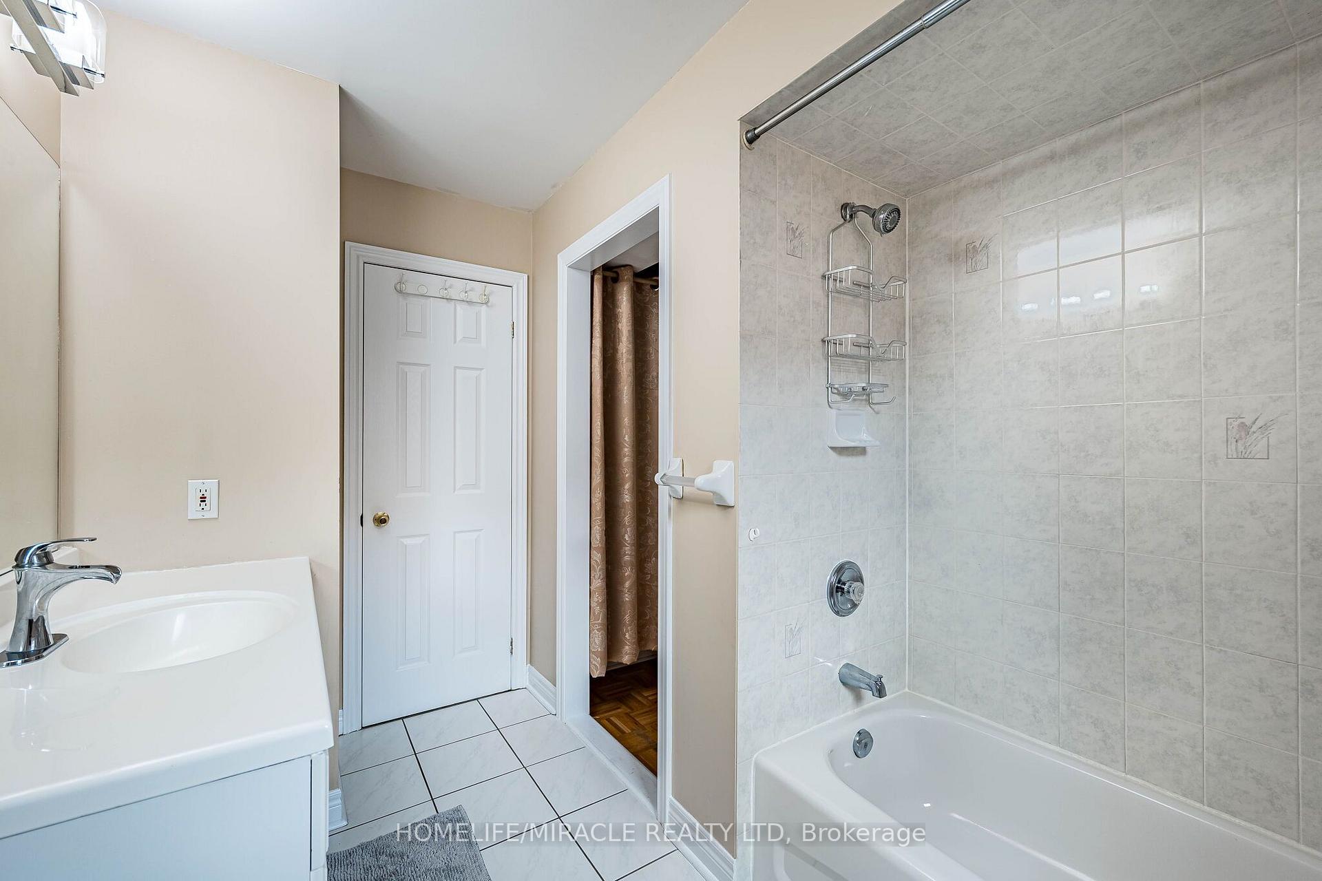 Photo 40 of 72 Lockwood Road, Brampton, Fletcher's West — HOMEH