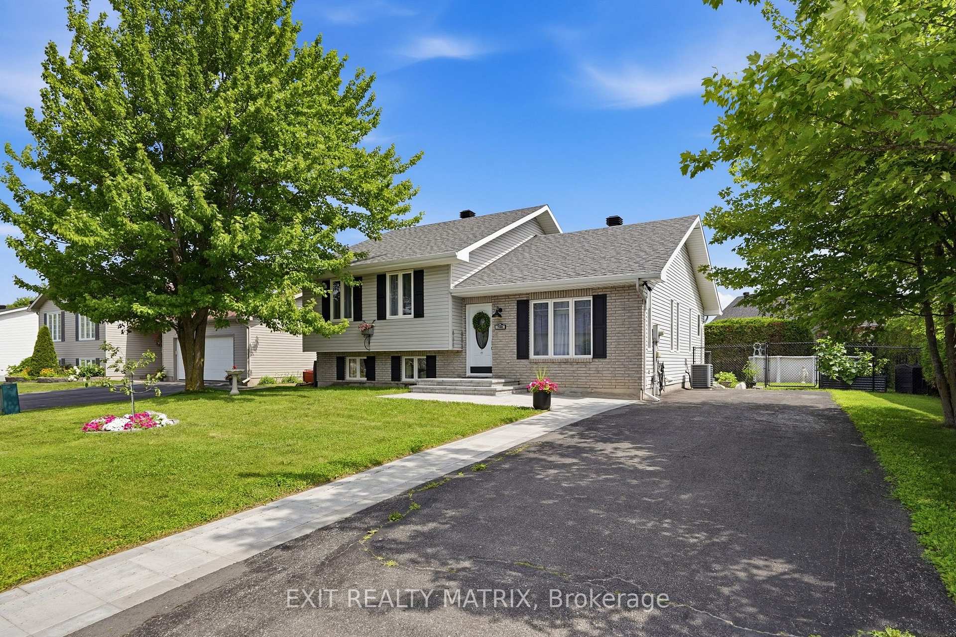 Photo 2 of 788 Joliette Street, Casselman, Casselman — HOMEH