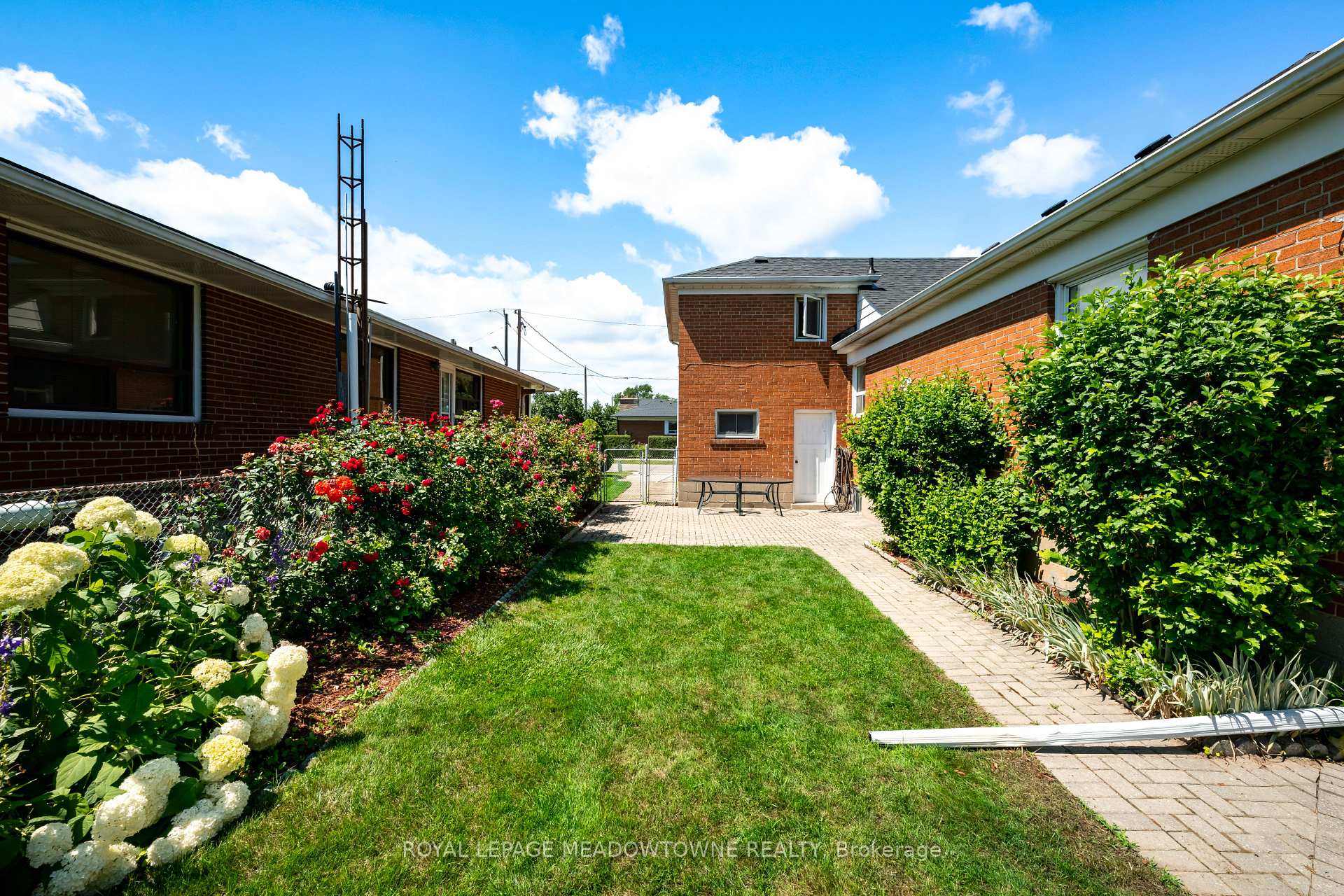 Photo 8 of 5 Boreal Road, Etobicoke, Markland Wood — HOMEH