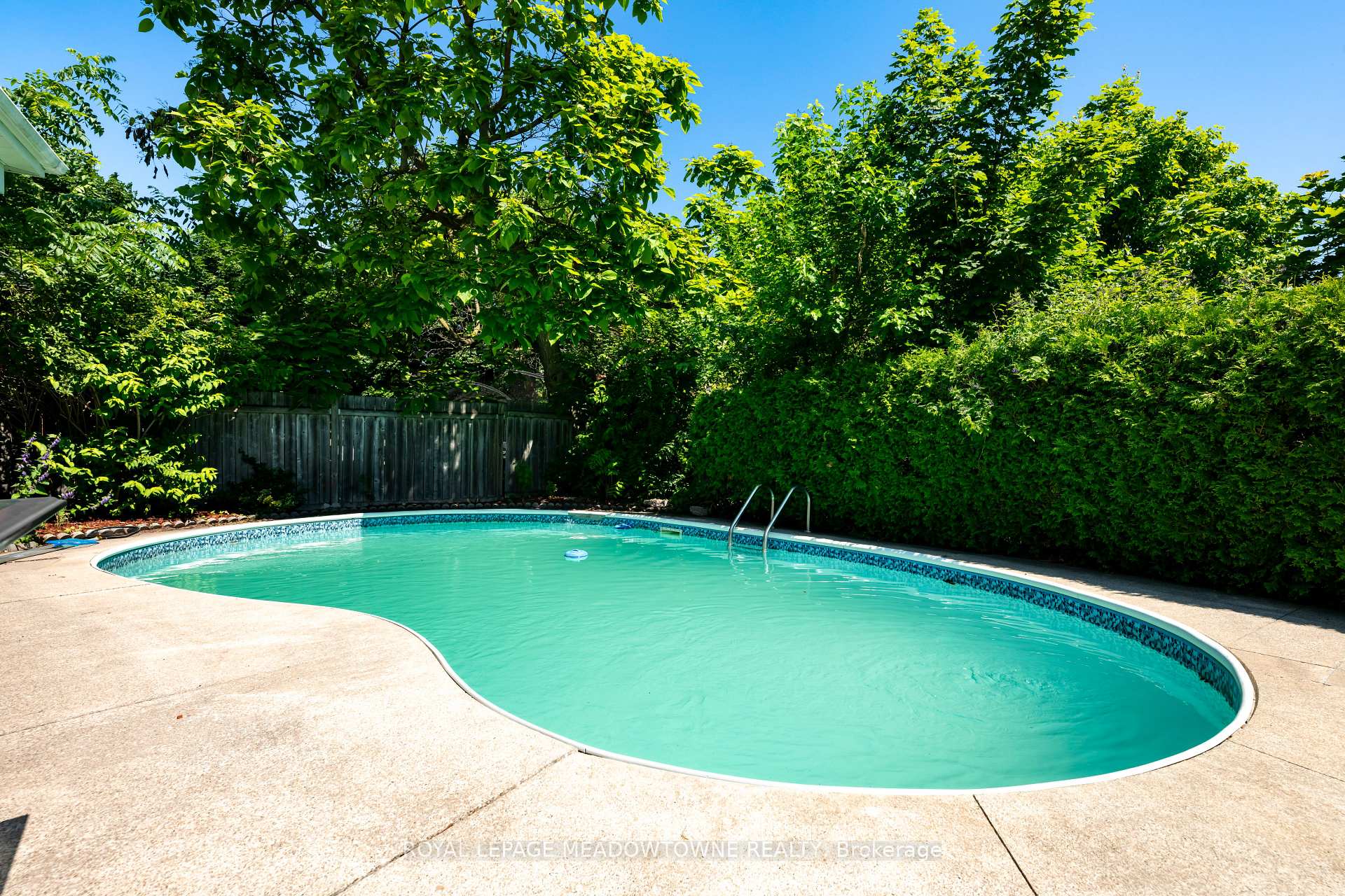 Photo 11 of 5 Boreal Road, Etobicoke, Markland Wood — HOMEH