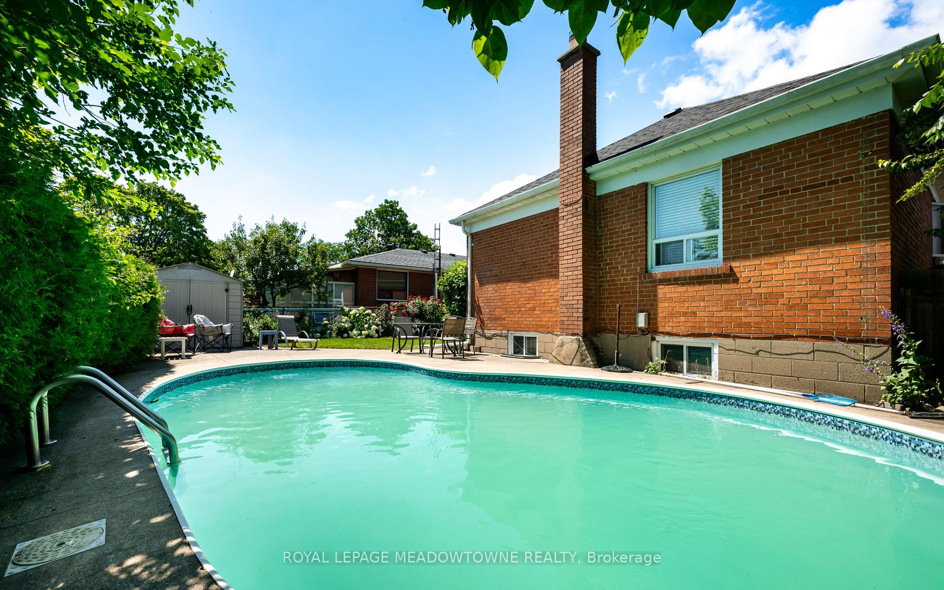 Photo 12 of 5 Boreal Road, Etobicoke, Markland Wood — HOMEH