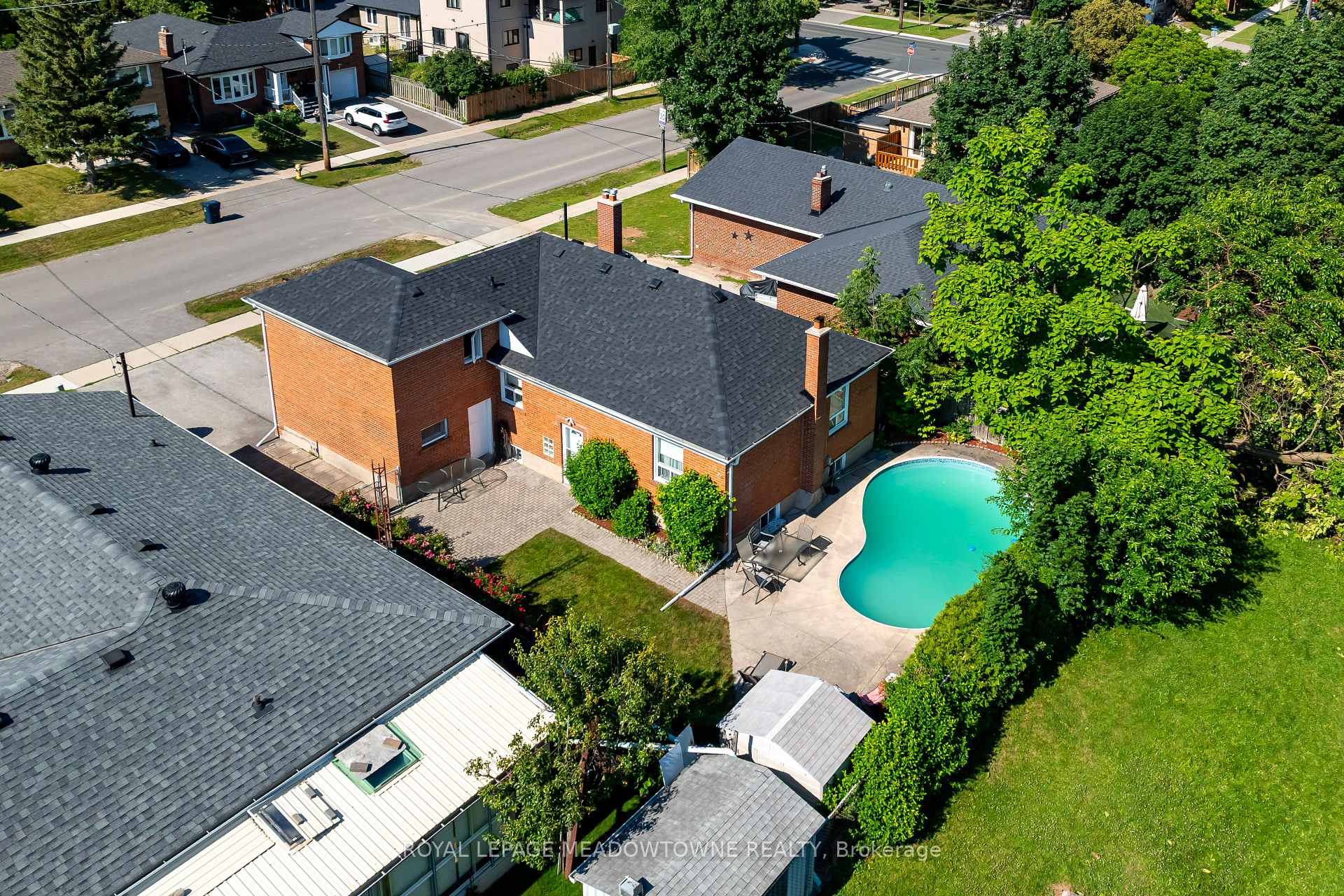 Photo 14 of 5 Boreal Road, Etobicoke, Markland Wood — HOMEH