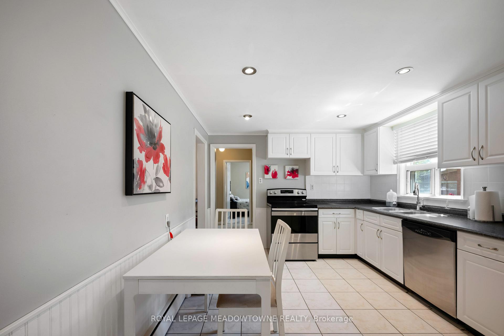 Photo 25 of 5 Boreal Road, Etobicoke, Markland Wood — HOMEH