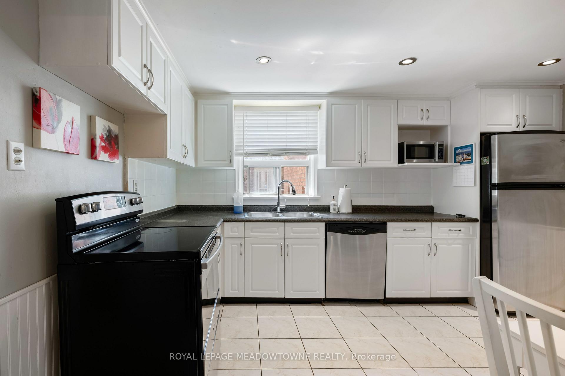 Photo 28 of 5 Boreal Road, Etobicoke, Markland Wood — HOMEH