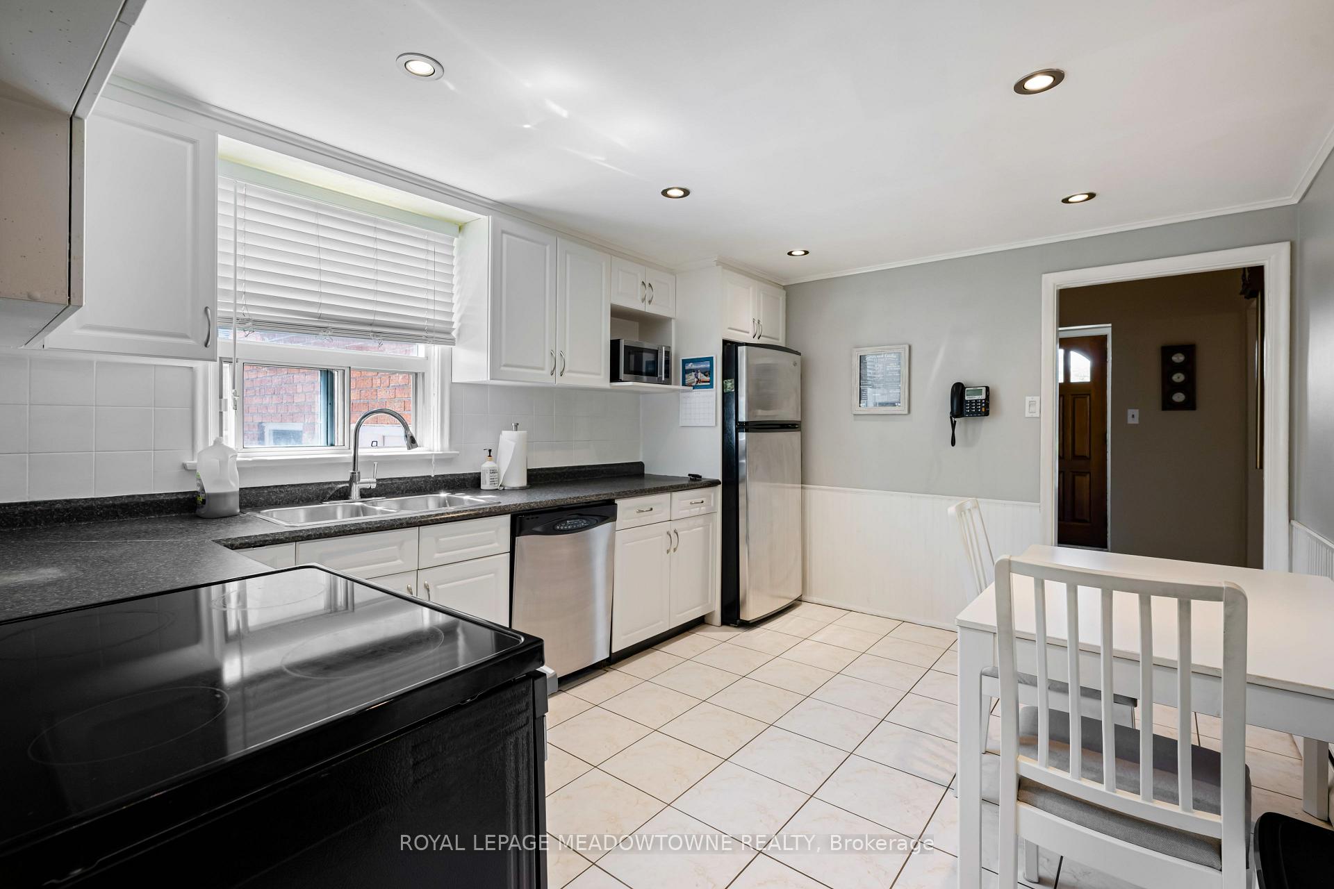 Photo 29 of 5 Boreal Road, Etobicoke, Markland Wood — HOMEH