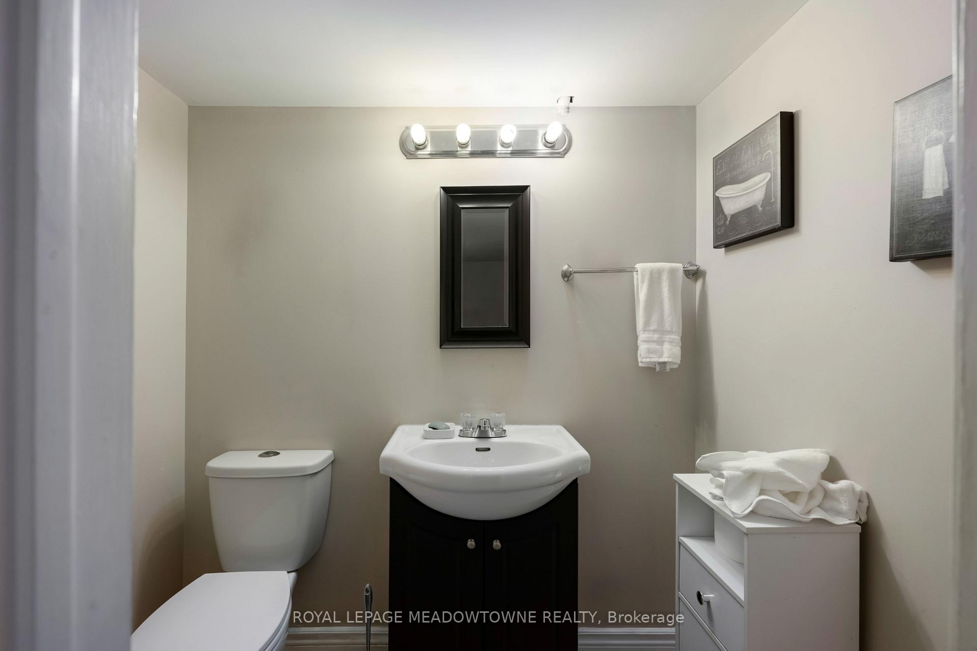 Photo 45 of 5 Boreal Road, Etobicoke, Markland Wood — HOMEH