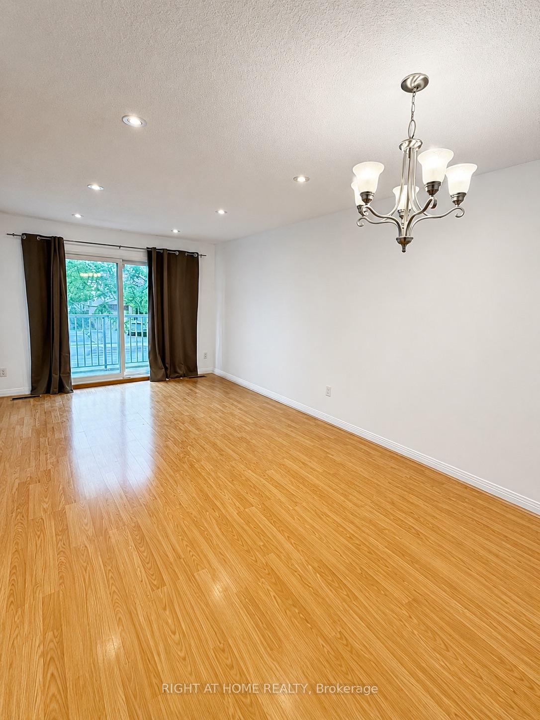 Photo 4 of Unit Upper, 7154 Fayette Circle, Mississauga, Meadowvale — HOMEH