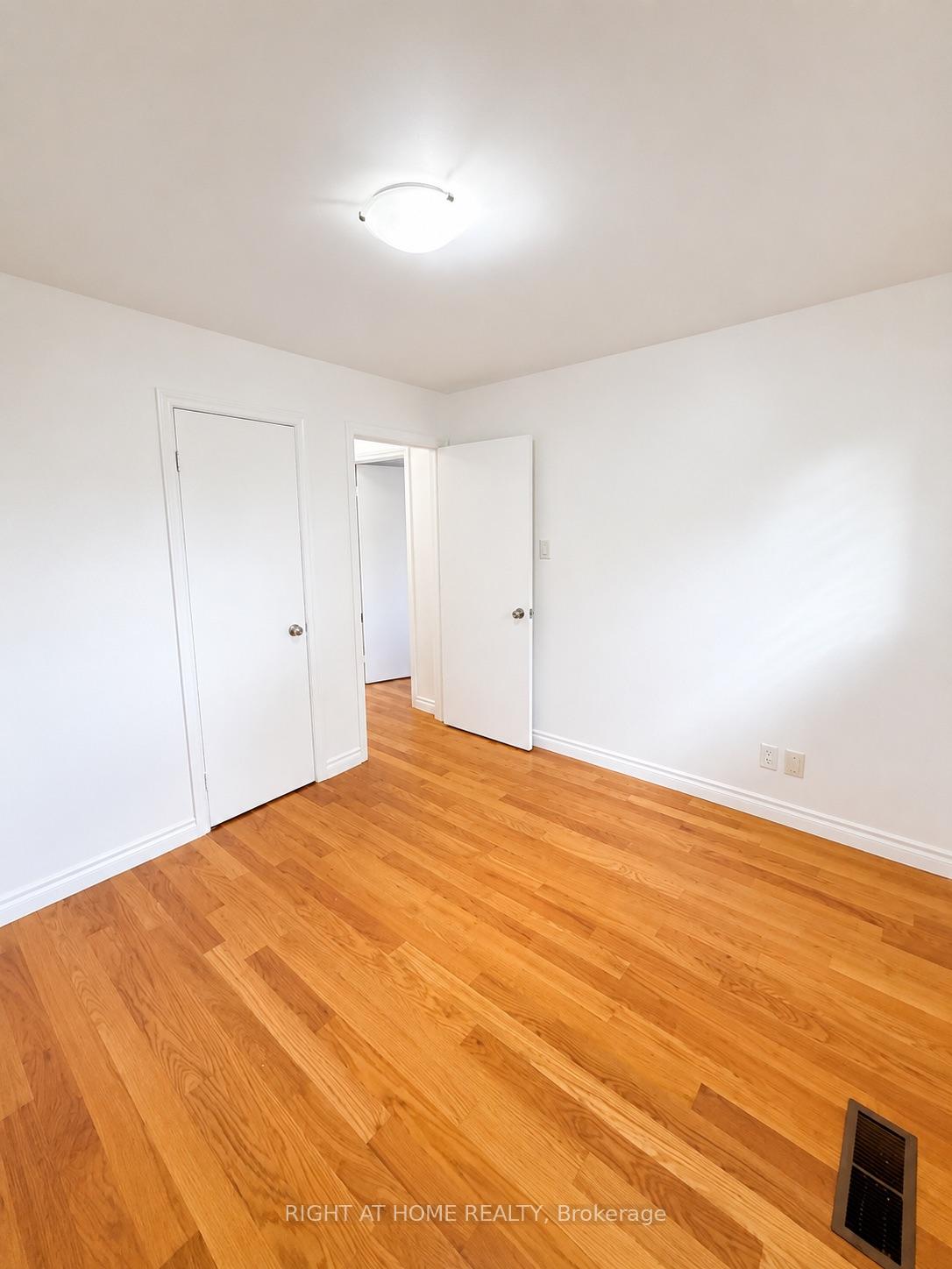 Photo 6 of Unit Upper, 7154 Fayette Circle, Mississauga, Meadowvale — HOMEH
