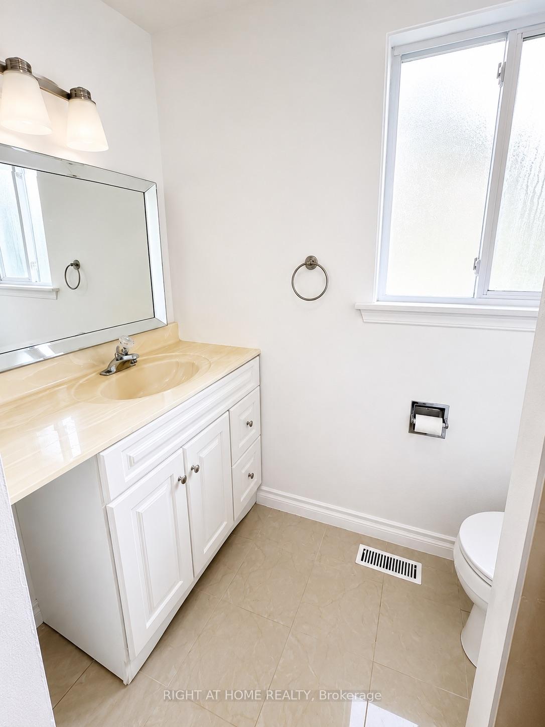 Photo 9 of Unit Upper, 7154 Fayette Circle, Mississauga, Meadowvale — HOMEH