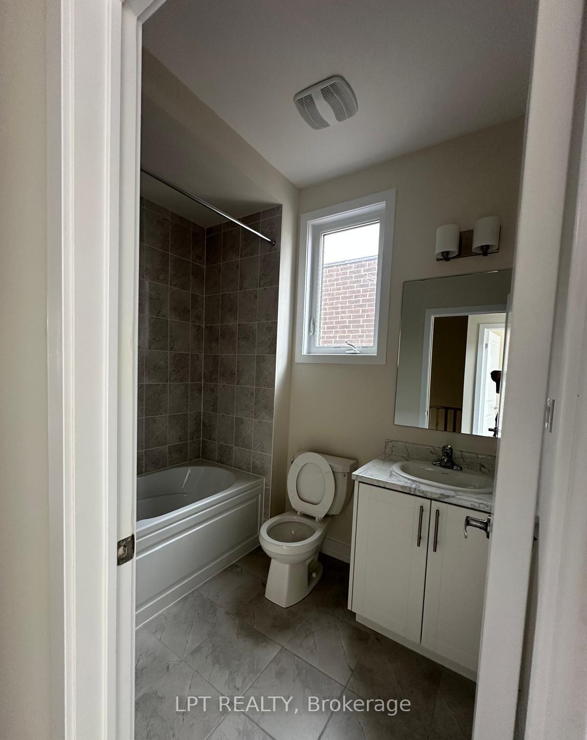 Photo 5 of 3107 Meadowridge Drive, Oakville, Joshua Meadows — HOMEH