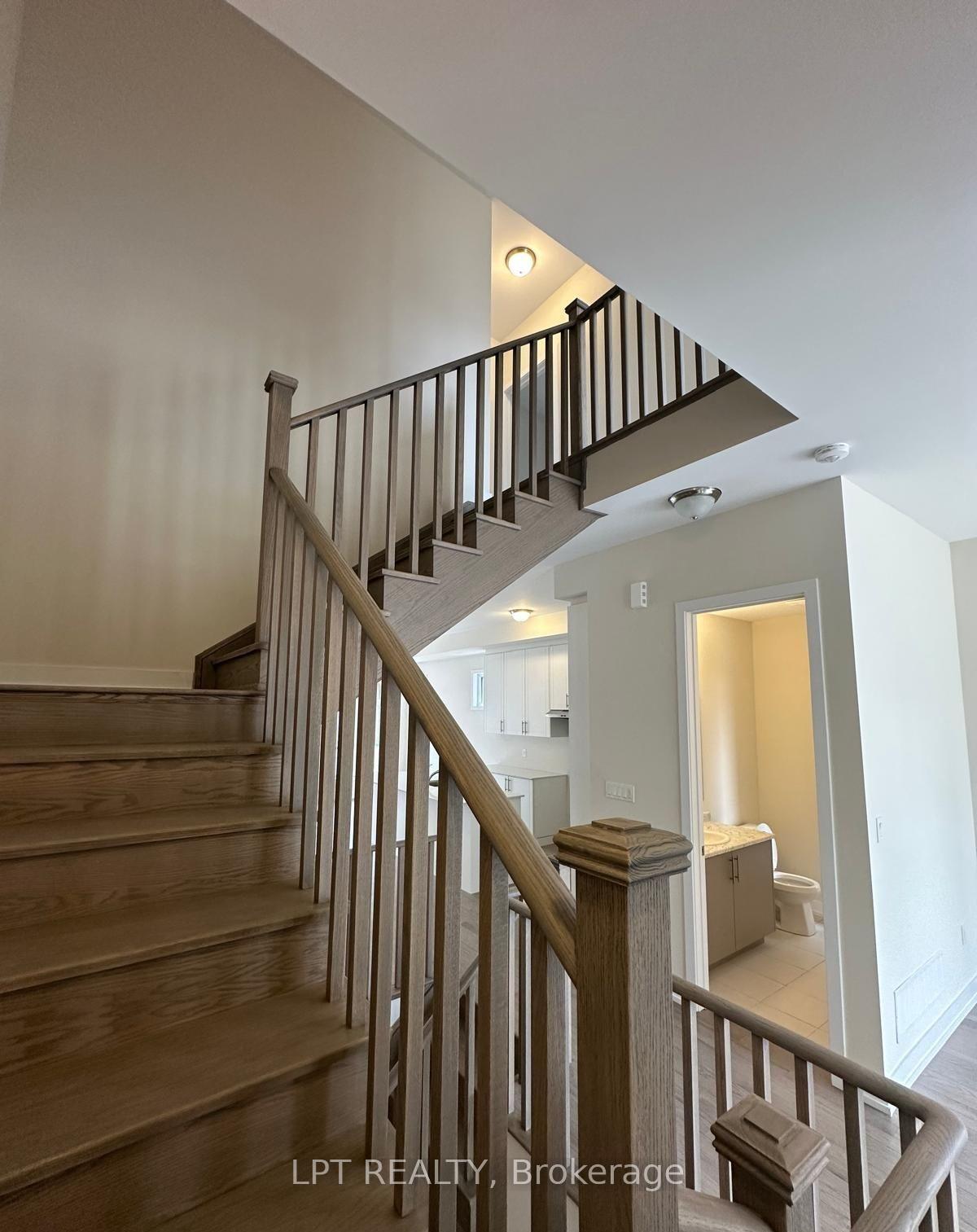 Photo 11 of 3107 Meadowridge Drive, Oakville, Joshua Meadows — HOMEH