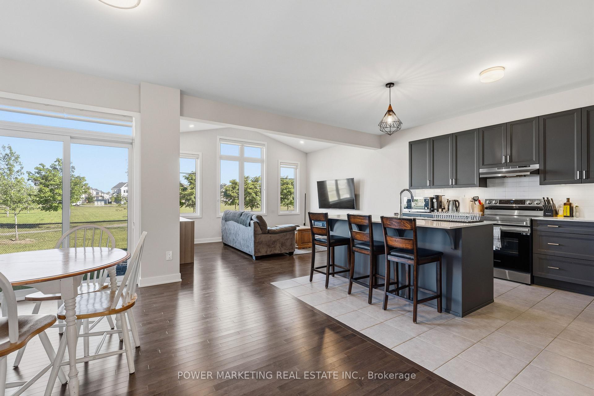 Photo 7 of 129 Hackamore Crescent, Ottawa, Goulbourn Twp From Franktown Rd/South To Rideau — HOMEH