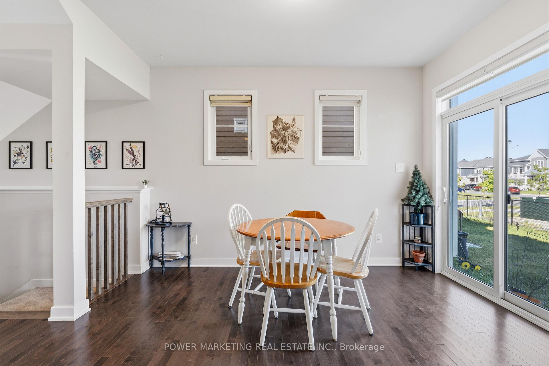 Photo 8 of 129 Hackamore Crescent, Ottawa, Goulbourn Twp From Franktown Rd/South To Rideau — HOMEH