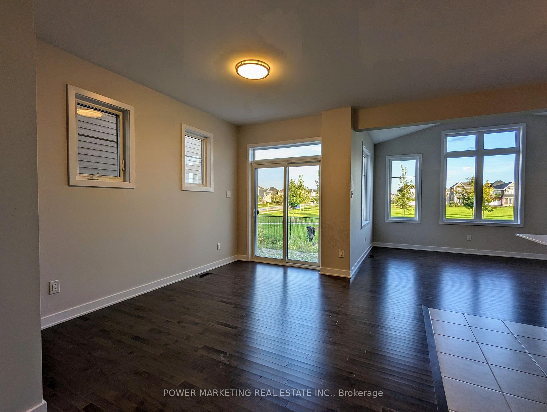 Photo 12 of 129 Hackamore Crescent, Ottawa, Goulbourn Twp From Franktown Rd/South To Rideau — HOMEH