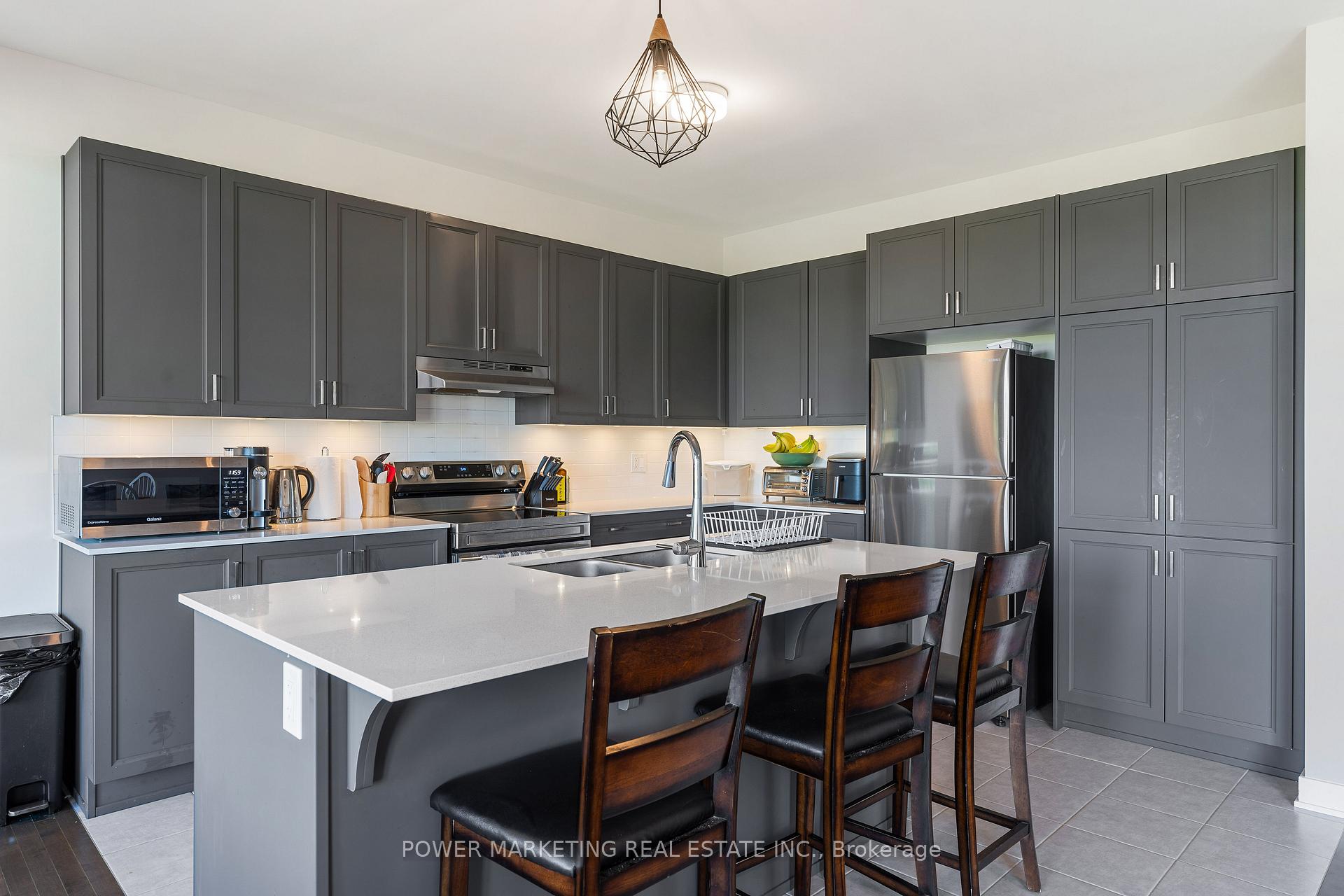 Photo 15 of 129 Hackamore Crescent, Ottawa, Goulbourn Twp From Franktown Rd/South To Rideau — HOMEH