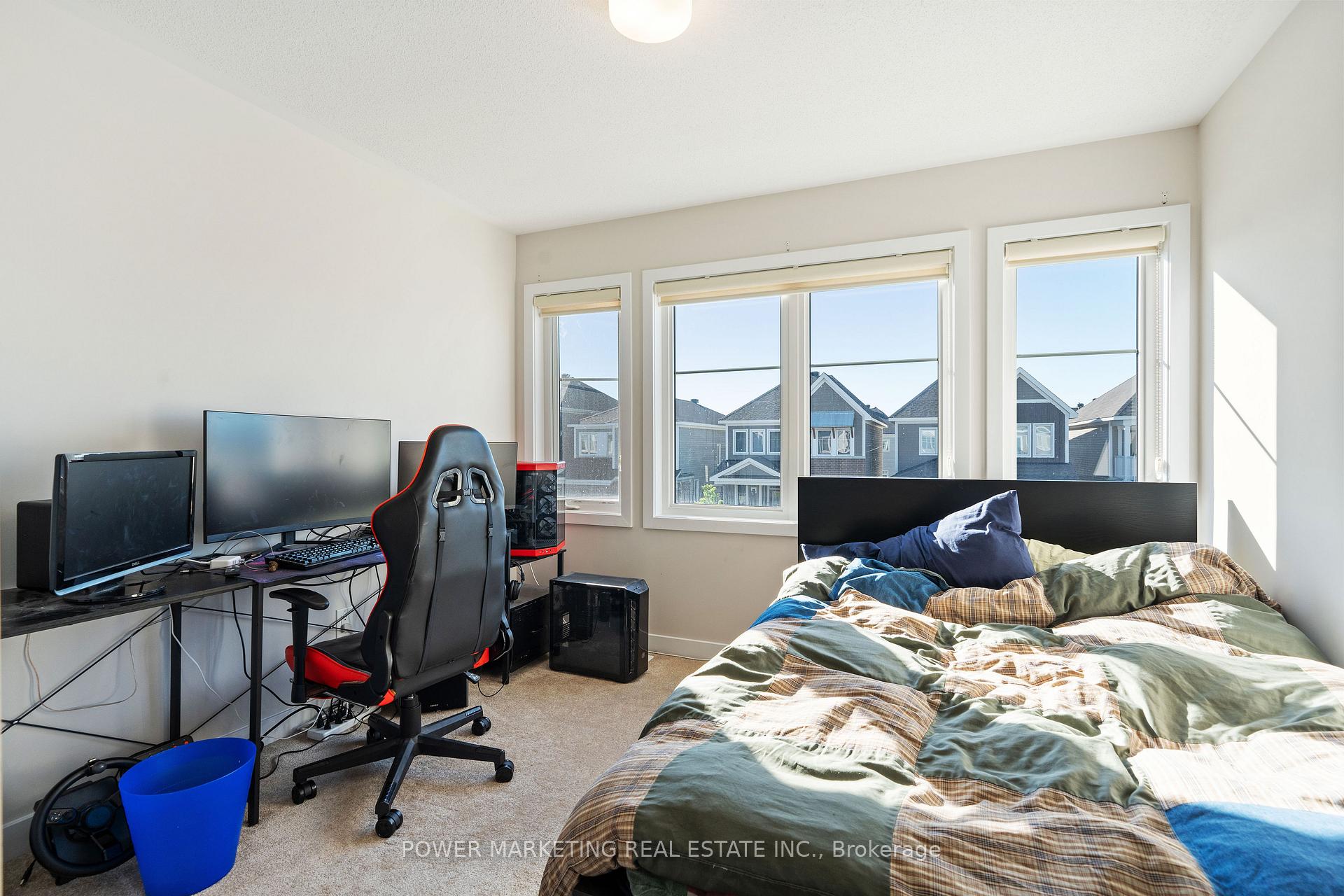 Photo 26 of 129 Hackamore Crescent, Ottawa, Goulbourn Twp From Franktown Rd/South To Rideau — HOMEH
