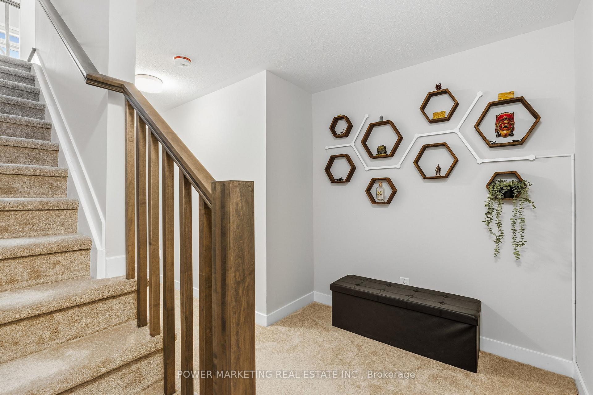 Photo 27 of 129 Hackamore Crescent, Ottawa, Goulbourn Twp From Franktown Rd/South To Rideau — HOMEH