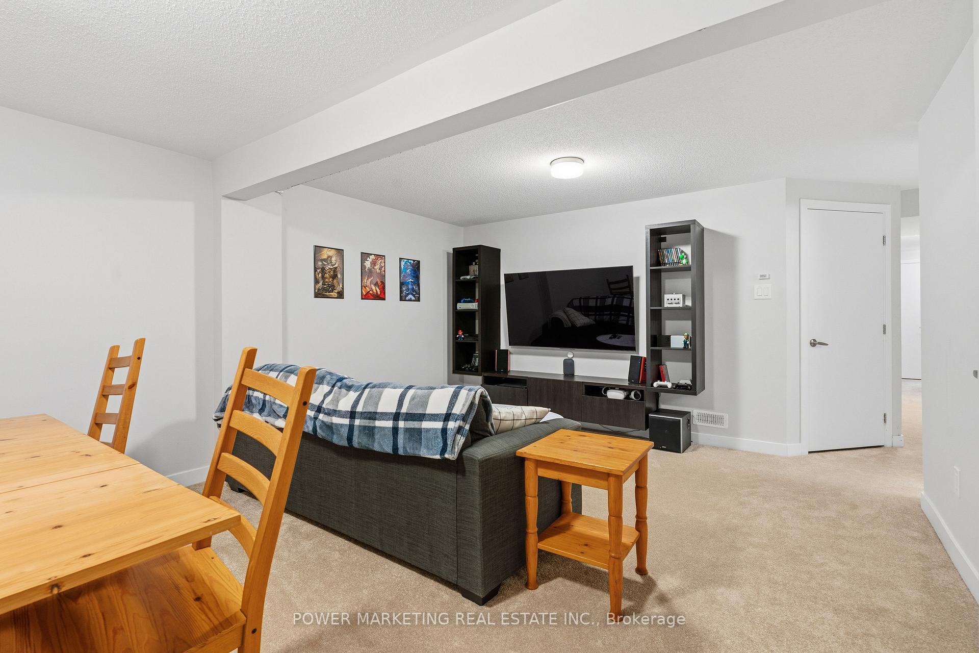 Photo 31 of 129 Hackamore Crescent, Ottawa, Goulbourn Twp From Franktown Rd/South To Rideau — HOMEH