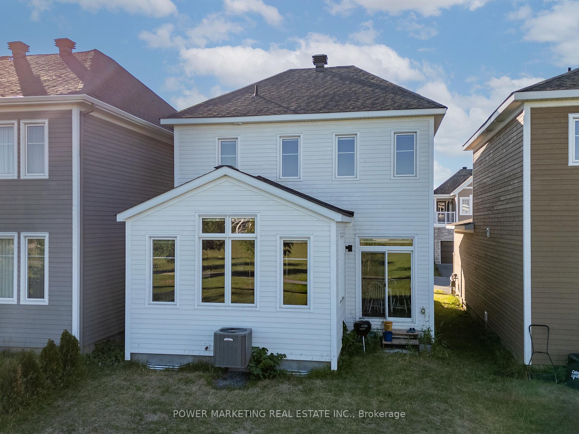 Photo 33 of 129 Hackamore Crescent, Ottawa, Goulbourn Twp From Franktown Rd/South To Rideau — HOMEH
