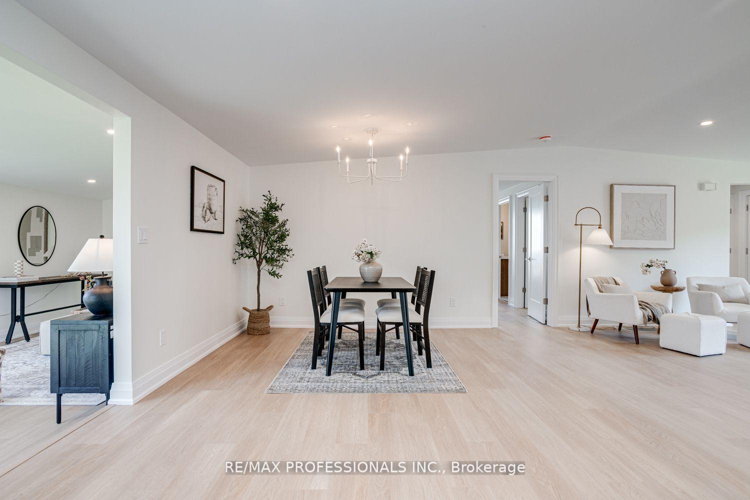Photo 13 of 44 Wilmot Trail, Clarington, Bowmanville — HOMEH