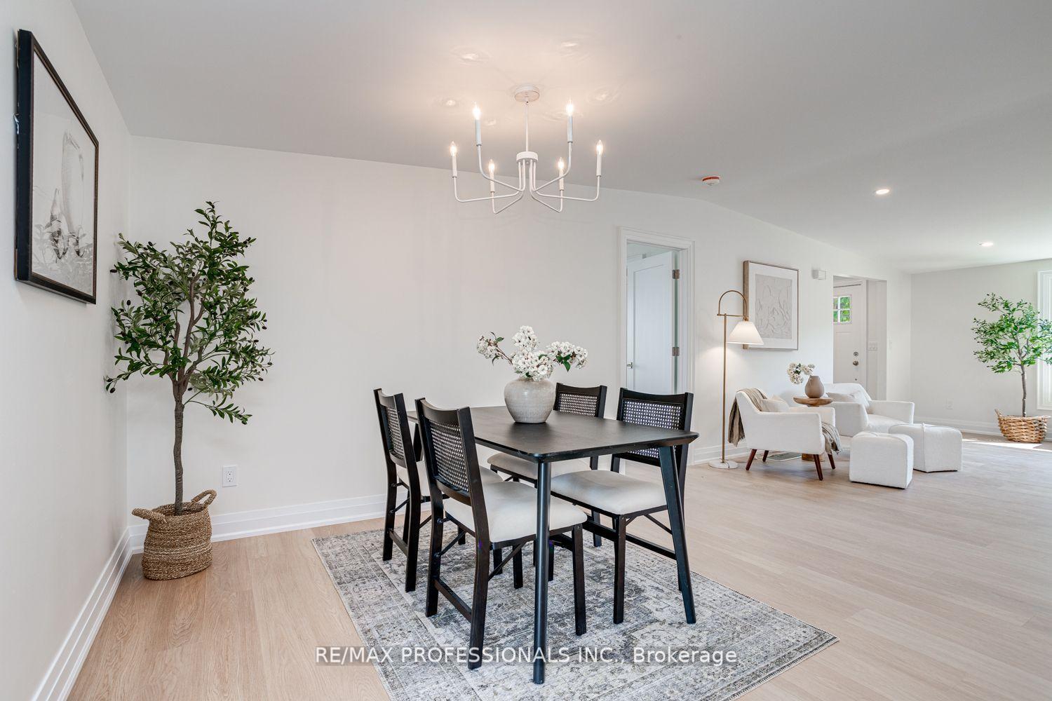 Photo 15 of 44 Wilmot Trail, Clarington, Bowmanville — HOMEH