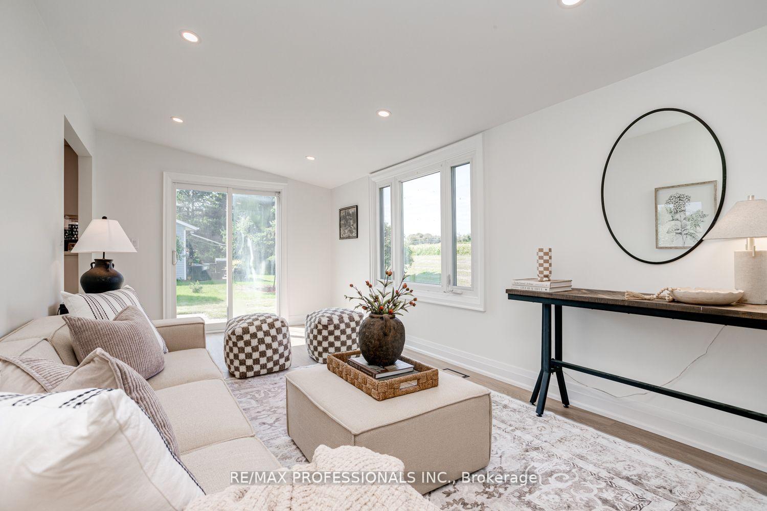 Photo 26 of 44 Wilmot Trail, Clarington, Bowmanville — HOMEH