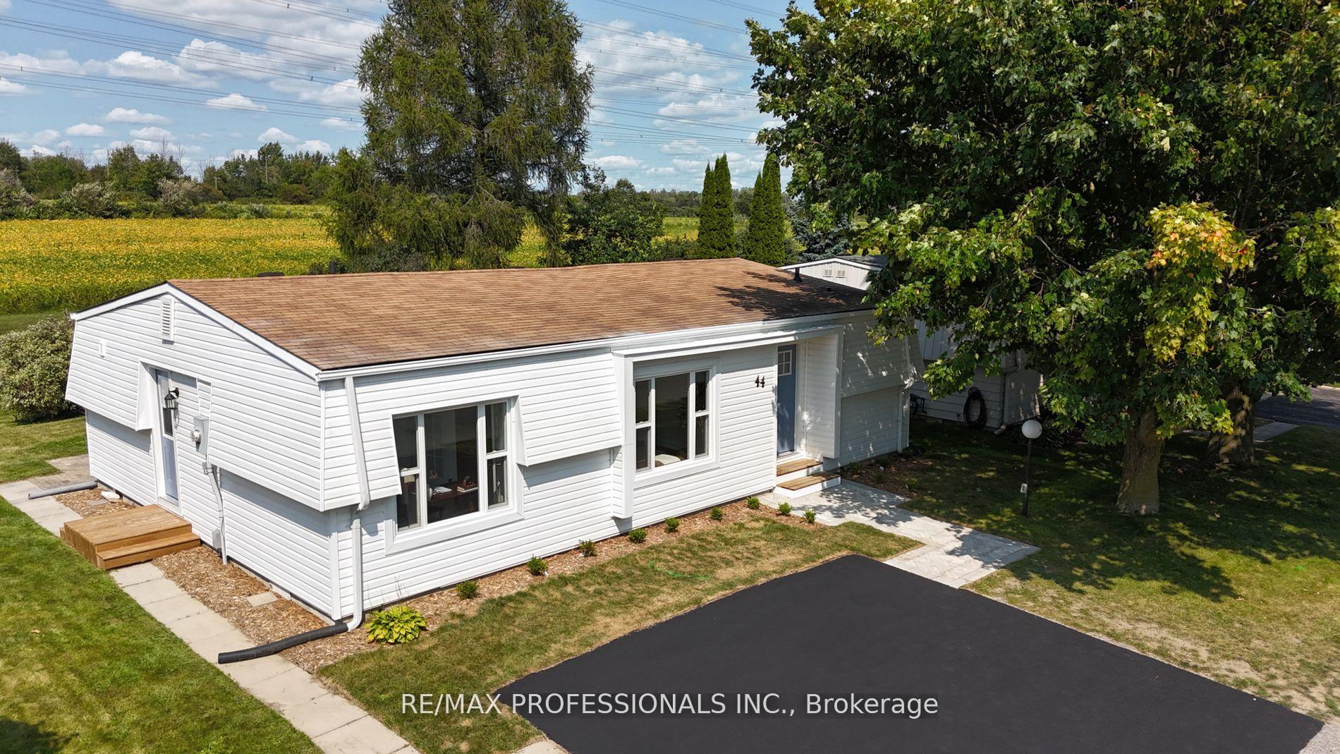 Photo 37 of 44 Wilmot Trail, Clarington, Bowmanville — HOMEH