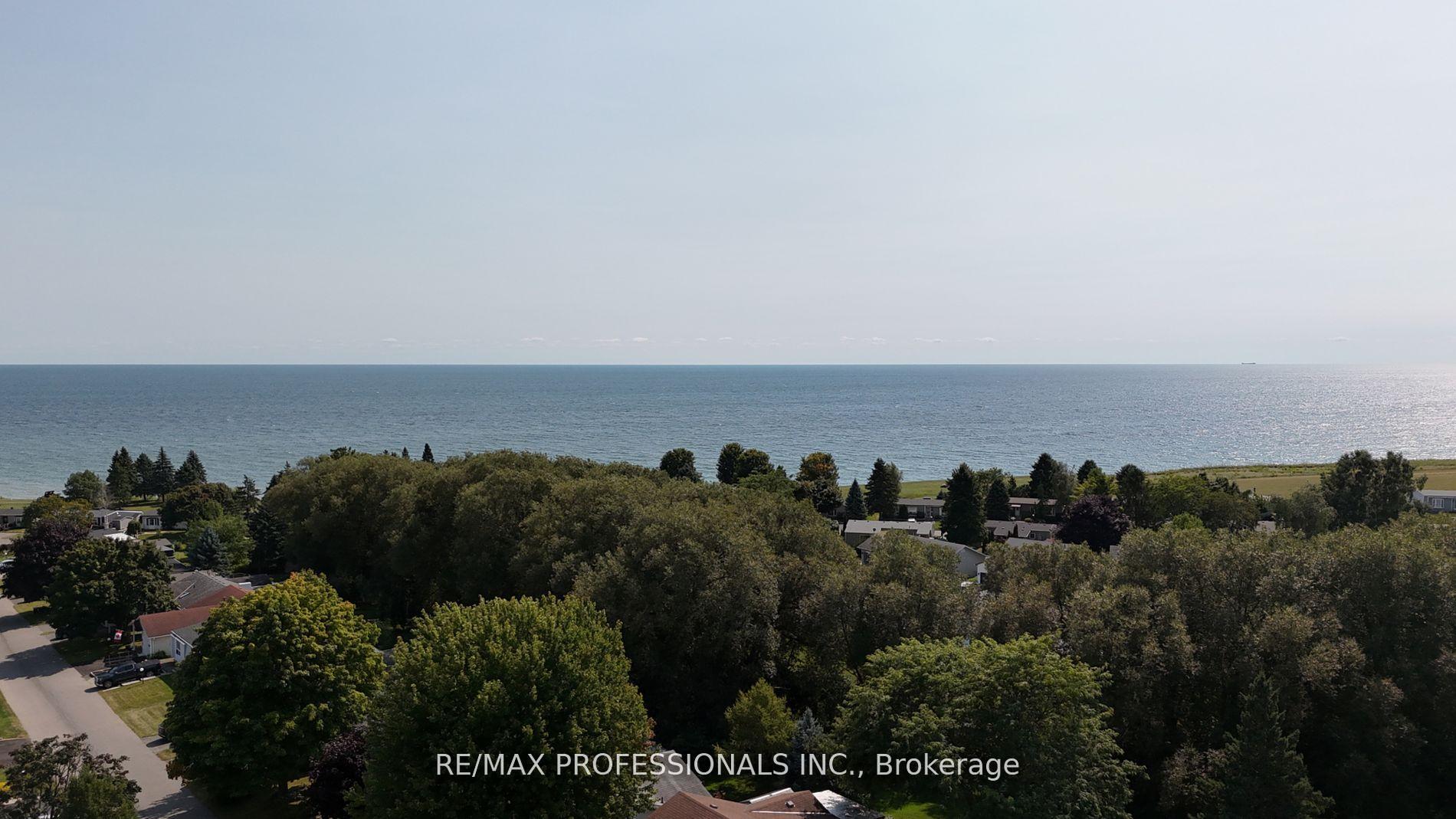 Photo 40 of 44 Wilmot Trail, Clarington, Bowmanville — HOMEH
