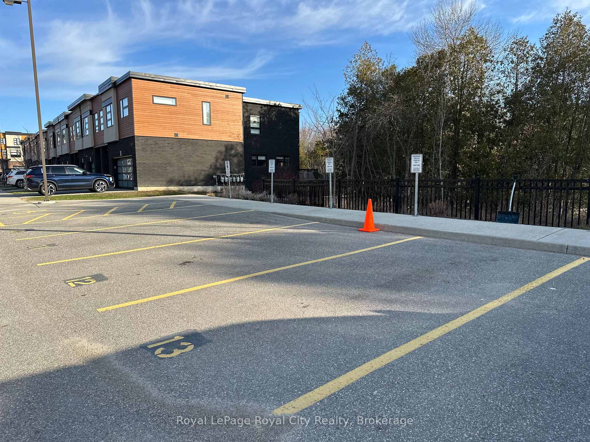 Photo 3 of Unit 12, 60 Arkell Road, Guelph, Kortright East — HOMEH