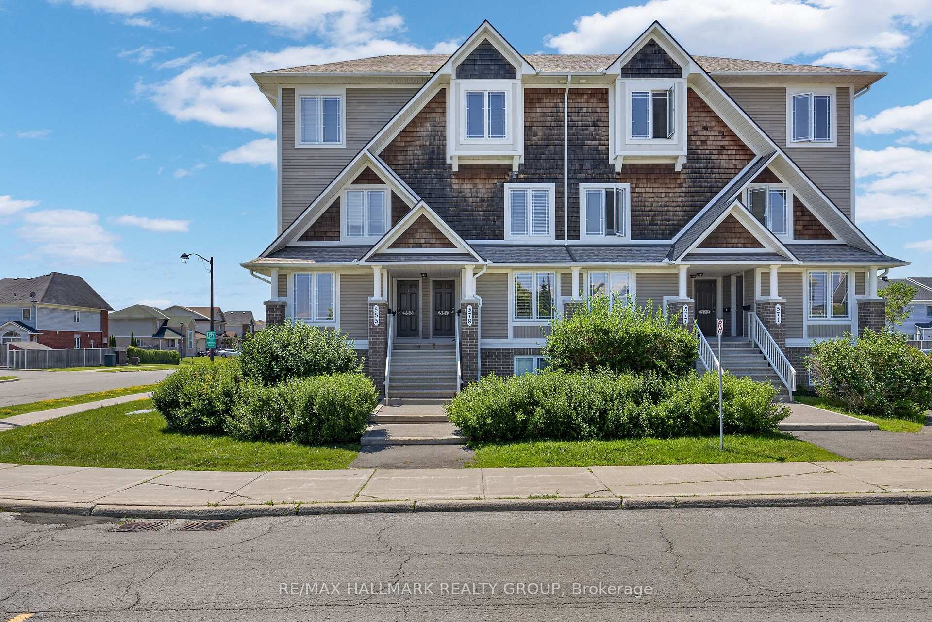 Photo 2 of Unit 16, 581 Lakeridge Drive, Ottawa, Avalon East — HOMEH