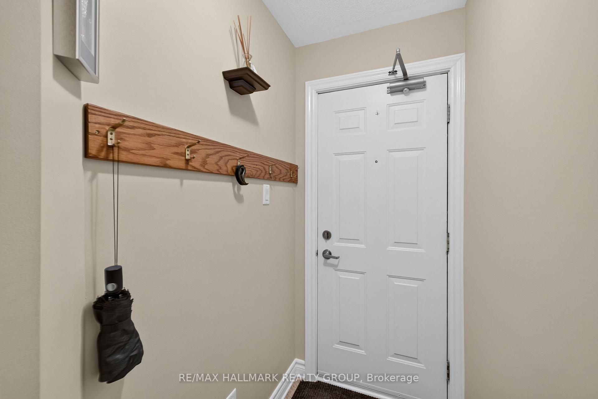 Photo 3 of Unit 16, 581 Lakeridge Drive, Ottawa, Avalon East — HOMEH