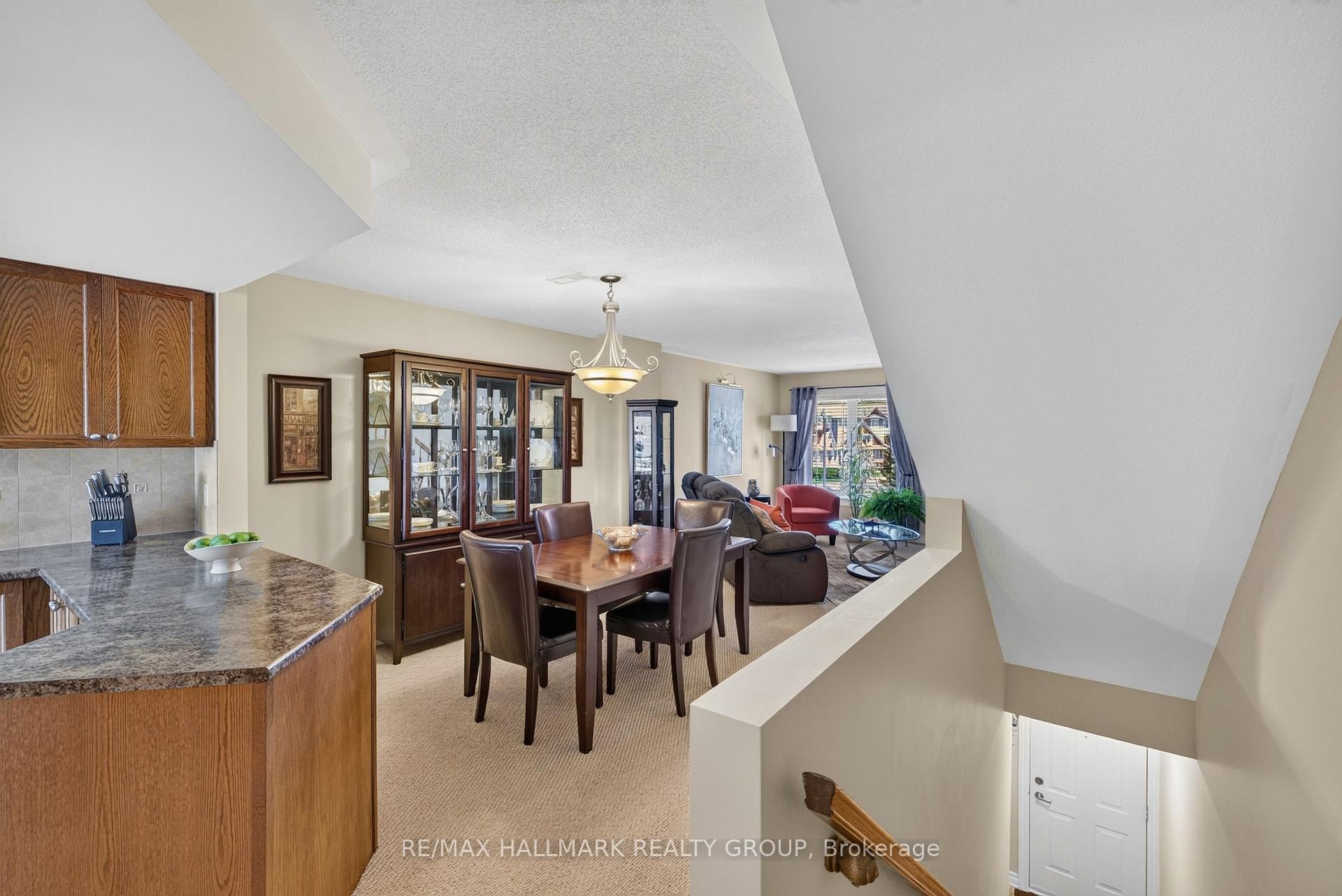 Photo 4 of Unit 16, 581 Lakeridge Drive, Ottawa, Avalon East — HOMEH
