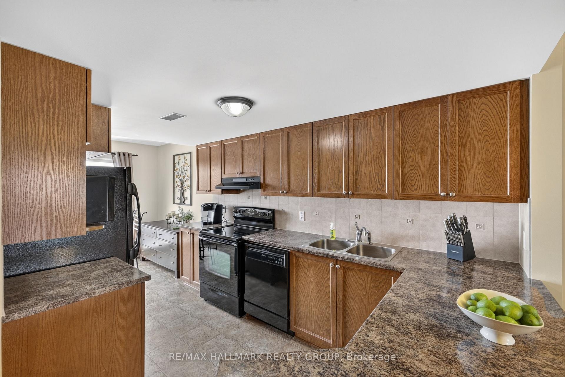 Photo 17 of Unit 16, 581 Lakeridge Drive, Ottawa, Avalon East — HOMEH