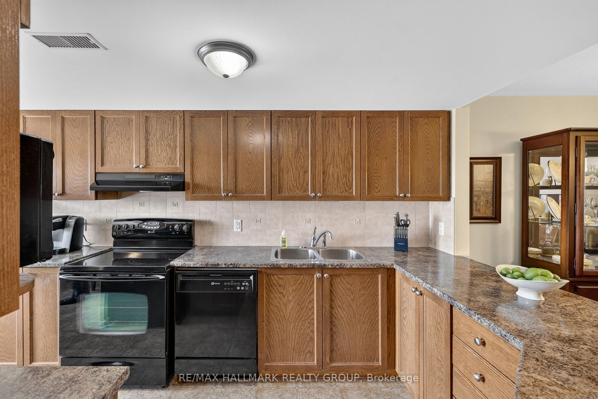 Photo 18 of Unit 16, 581 Lakeridge Drive, Ottawa, Avalon East — HOMEH