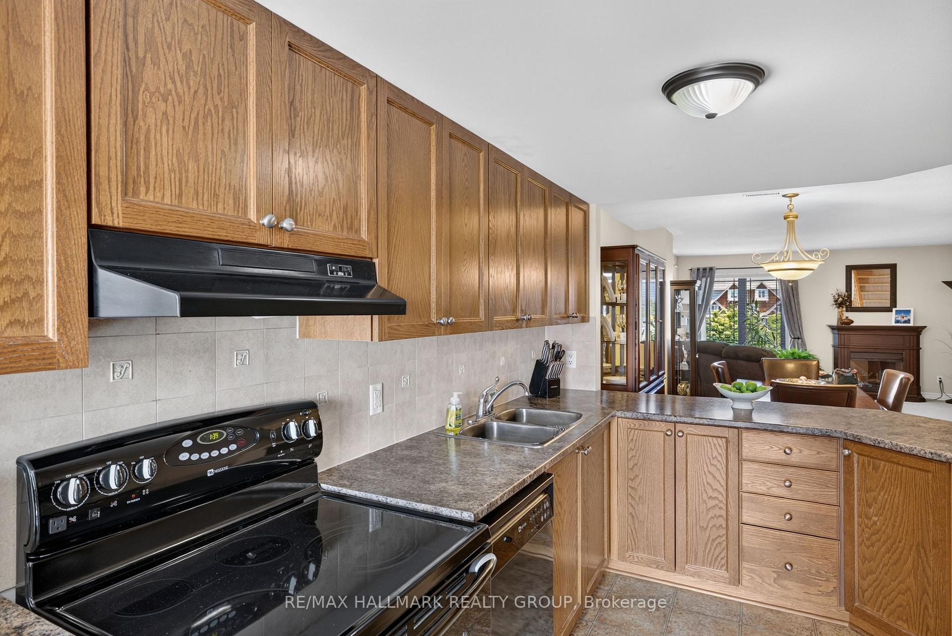 Photo 19 of Unit 16, 581 Lakeridge Drive, Ottawa, Avalon East — HOMEH