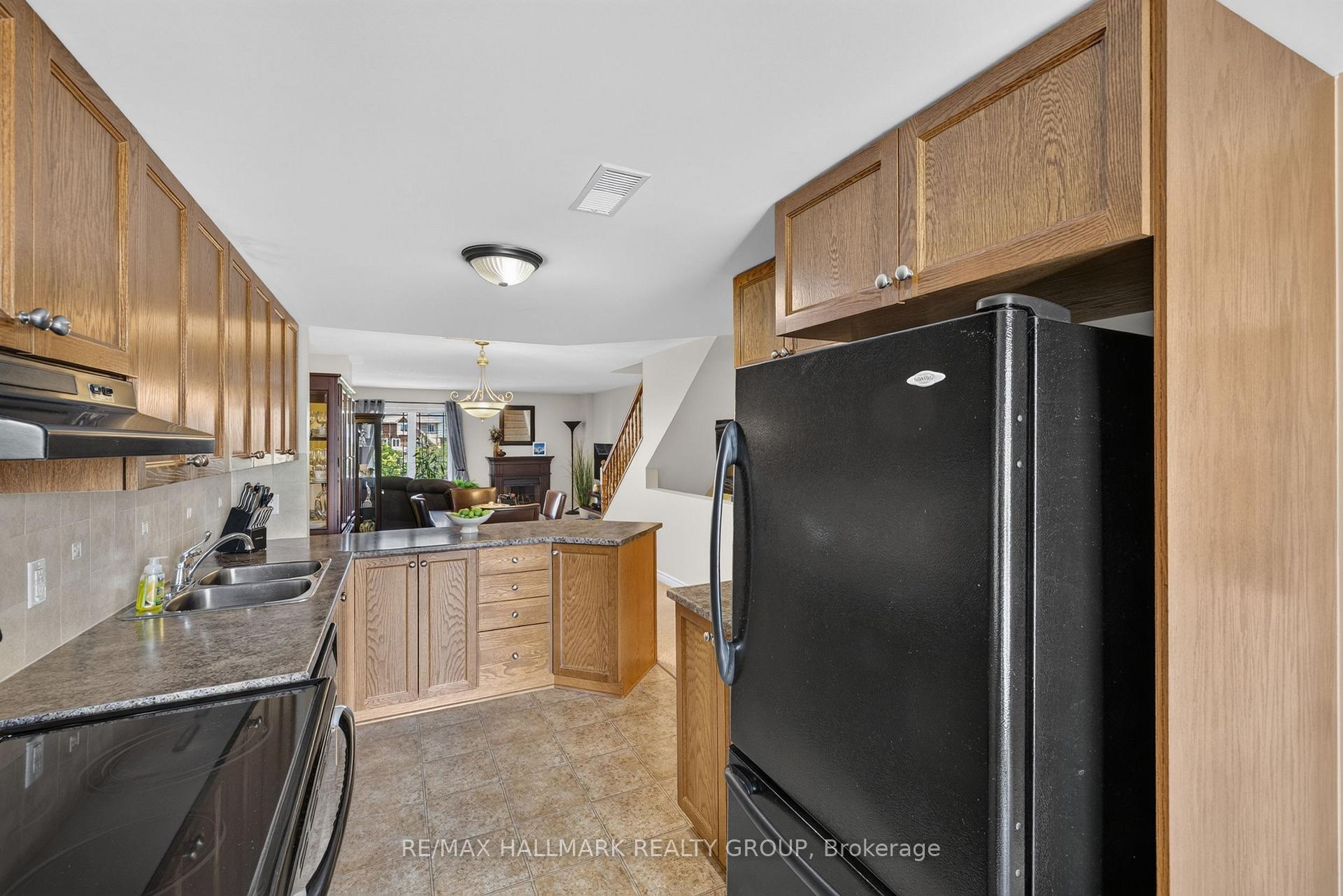 Photo 21 of Unit 16, 581 Lakeridge Drive, Ottawa, Avalon East — HOMEH