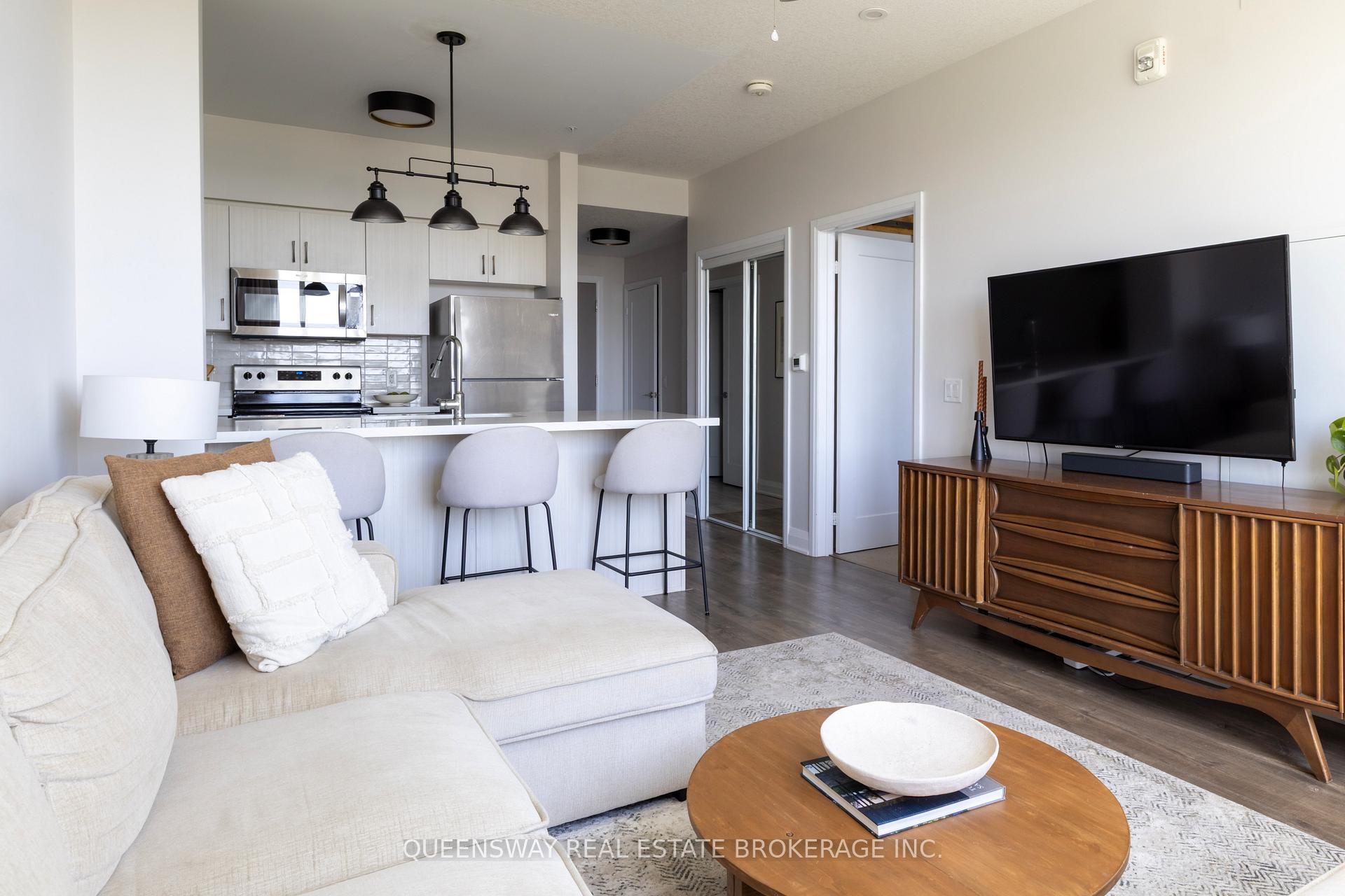 Photo 3 of Unit 515, 16 Concord Place, Grimsby, Grimsby Beach — HOMEH