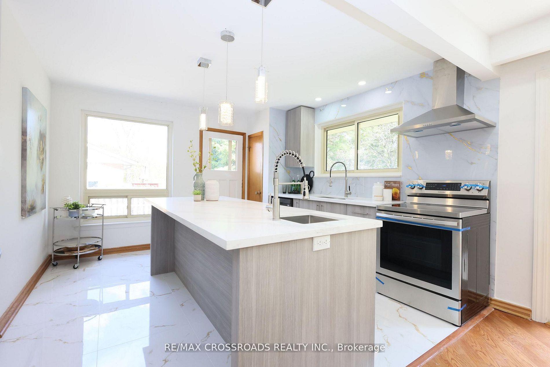 Photo 16 of 83 Pegasus Trail, Scarborough, Woburn — HOMEH