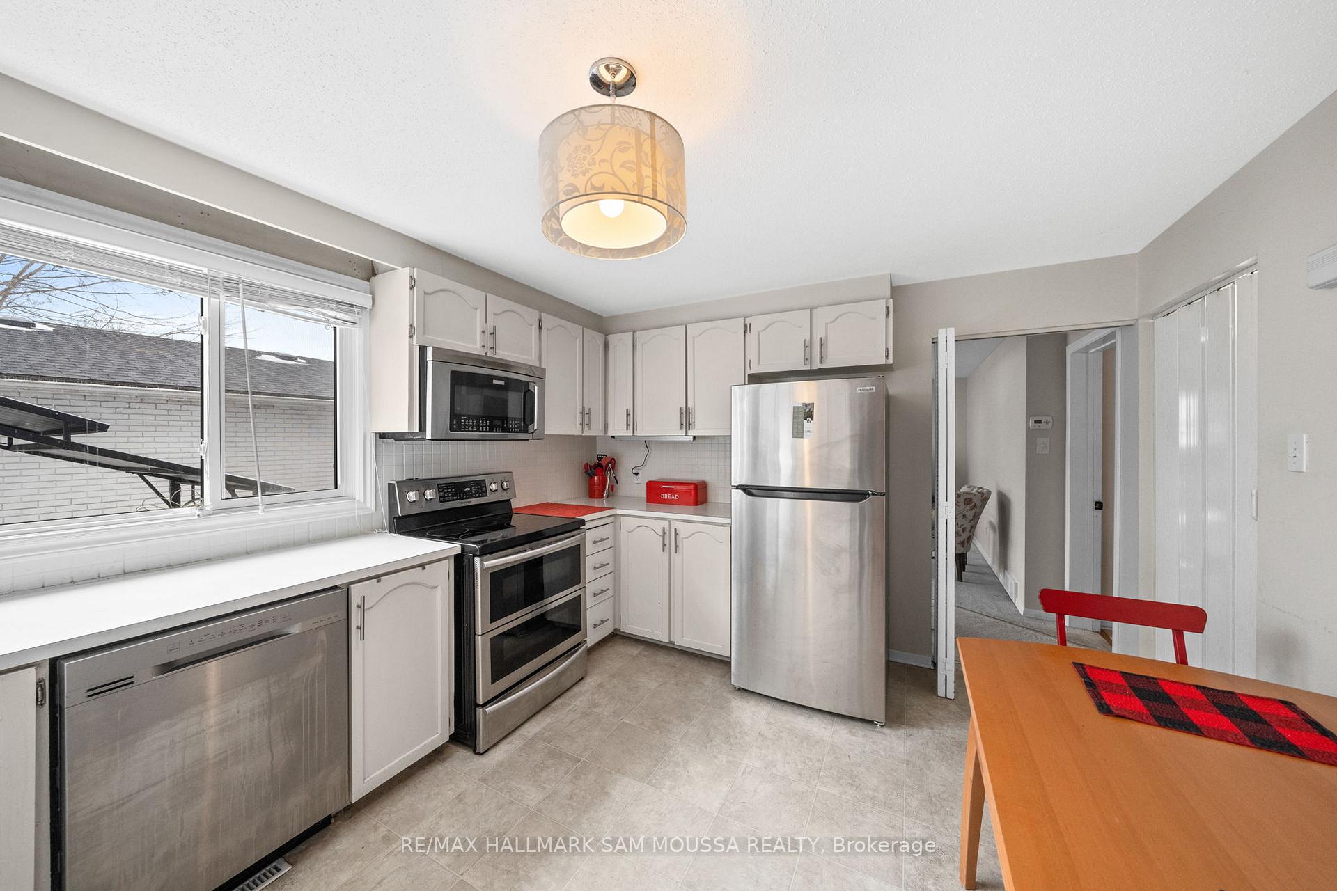 Photo 18 of 46 Seymour Avenue, Ottawa, Borden Farm/Stewart Farm/Carleton Heights/Parkwood Hills — HOMEH