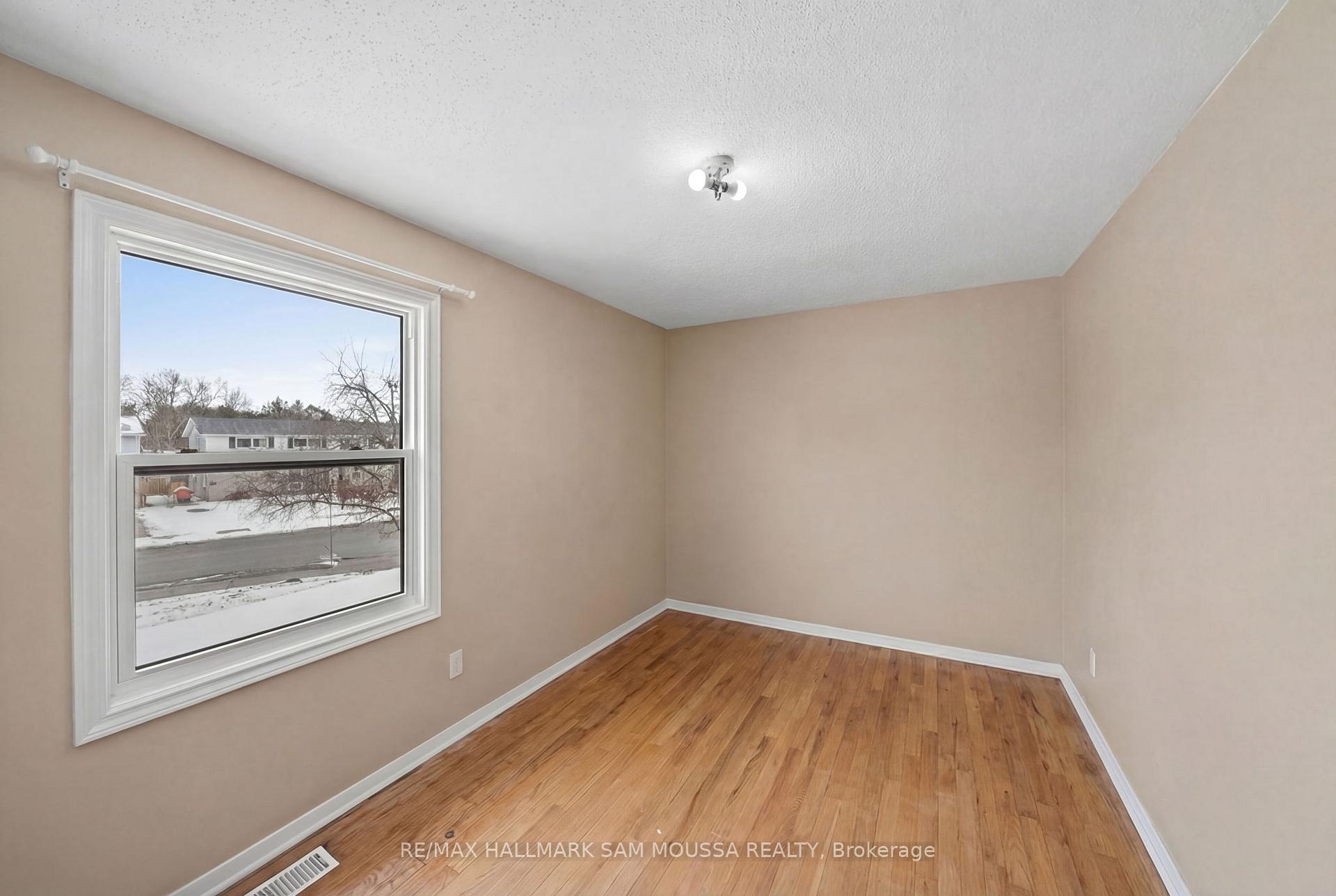 Photo 26 of 46 Seymour Avenue, Ottawa, Borden Farm/Stewart Farm/Carleton Heights/Parkwood Hills — HOMEH