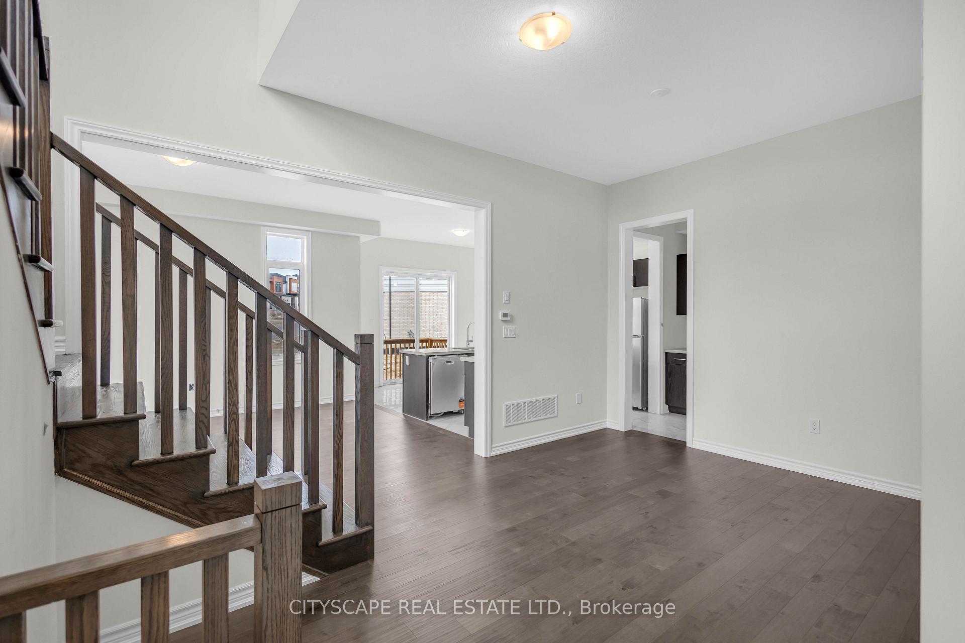 Photo 7 of 1 Southern Avenue, Brant, Paris — HOMEH
