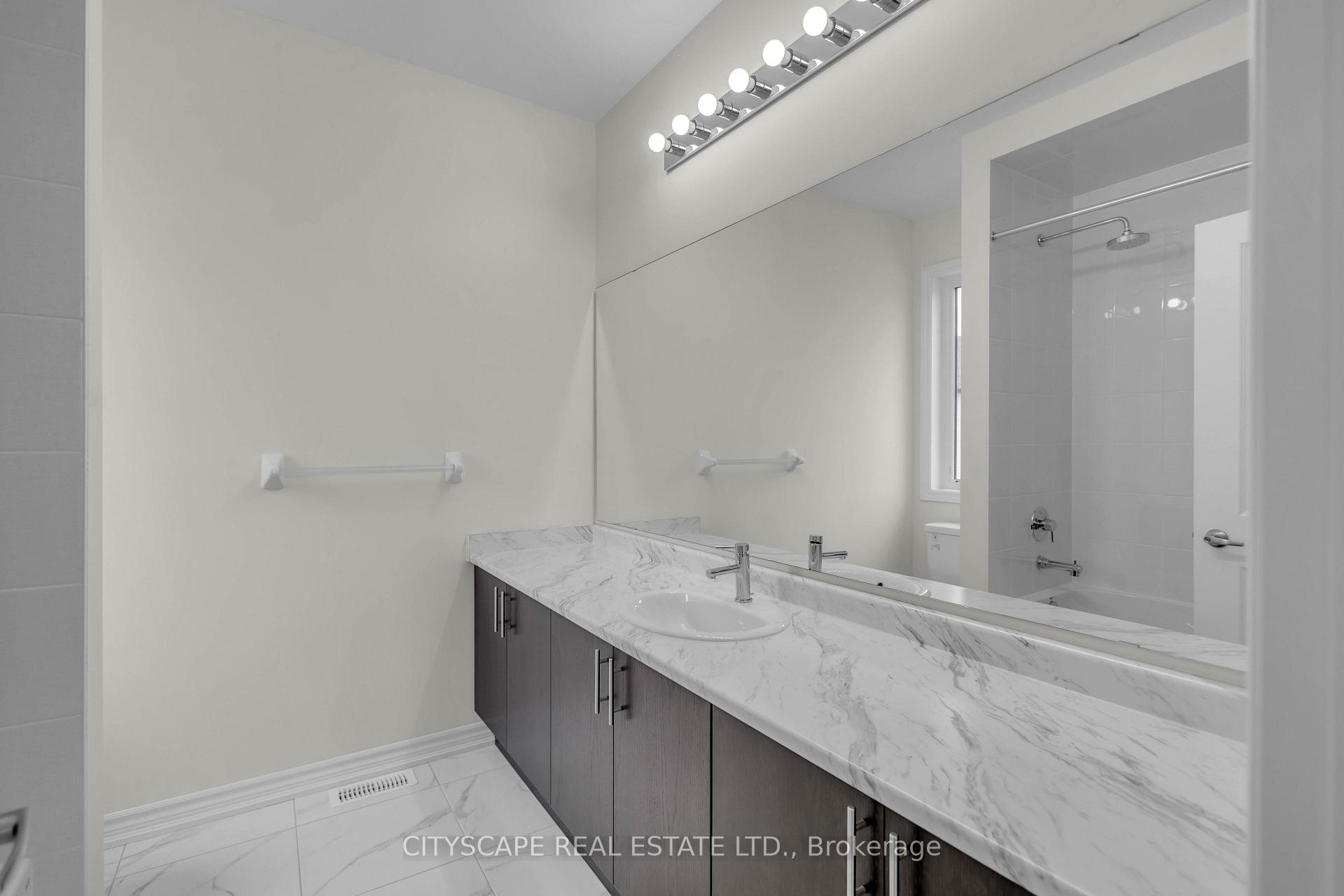 Photo 25 of 1 Southern Avenue, Brant, Paris — HOMEH