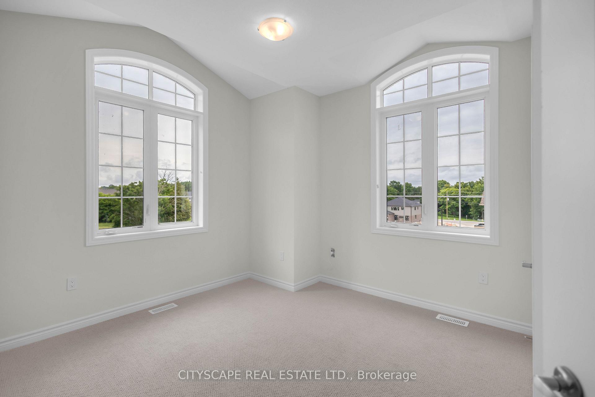 Photo 36 of 1 Southern Avenue, Brant, Paris — HOMEH