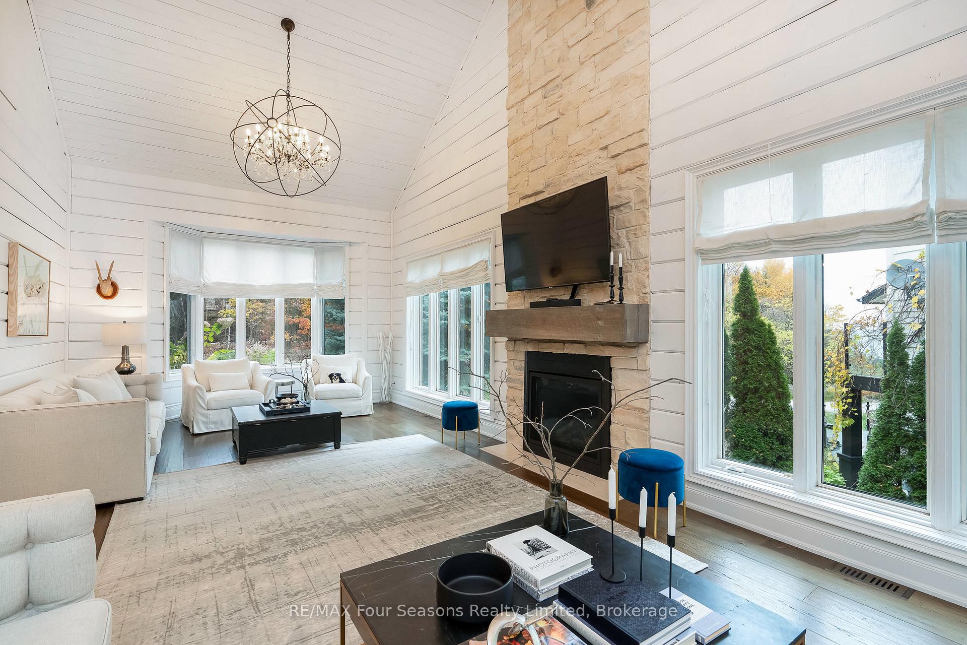 Photo 8 of 149 Aspen Way, Blue Mountains — HOMEH