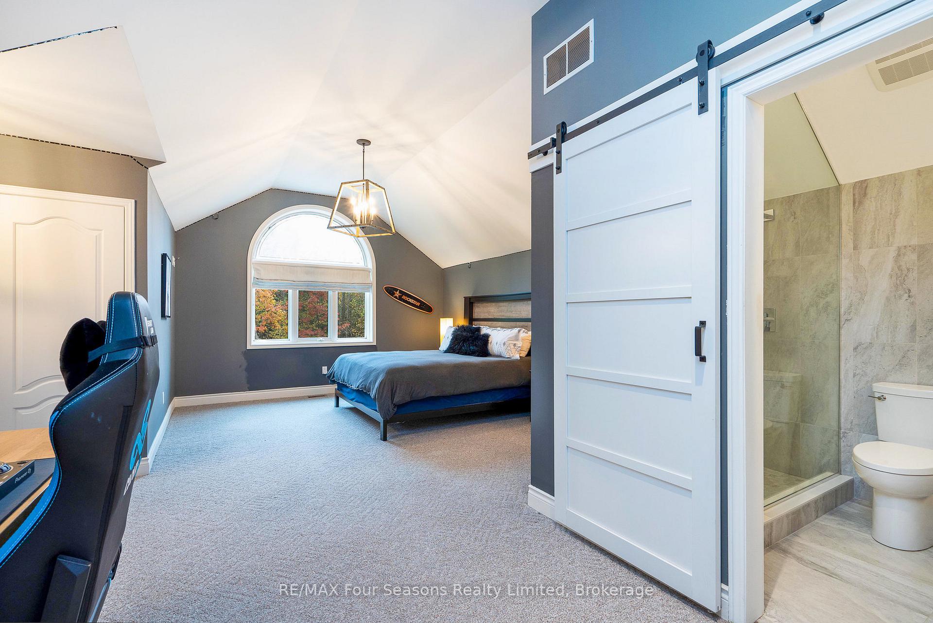 Photo 32 of 149 Aspen Way, Blue Mountains — HOMEH