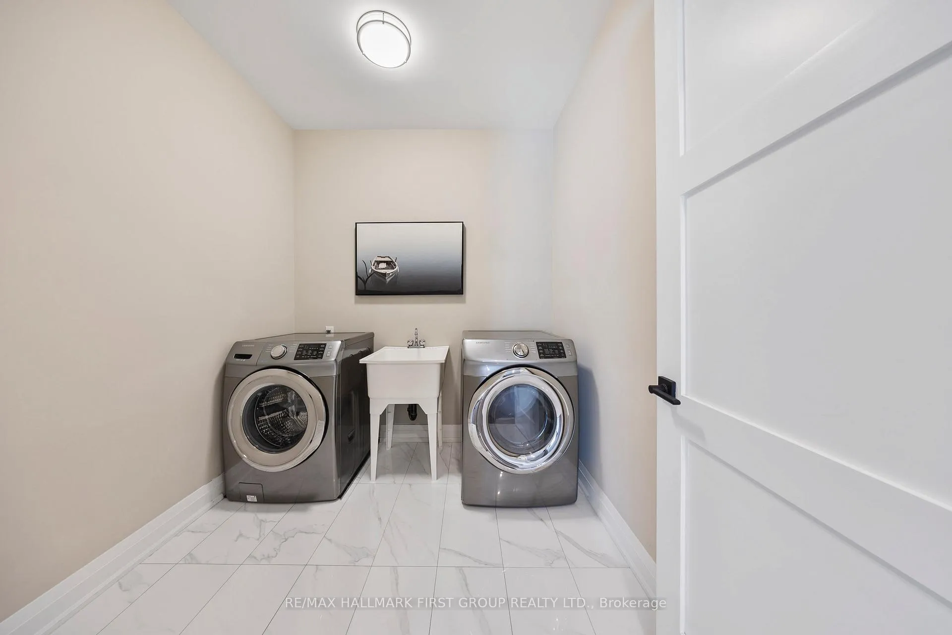 Photo 20 of 732 Hillview Crescent, Pickering, West Shore — HOMEH