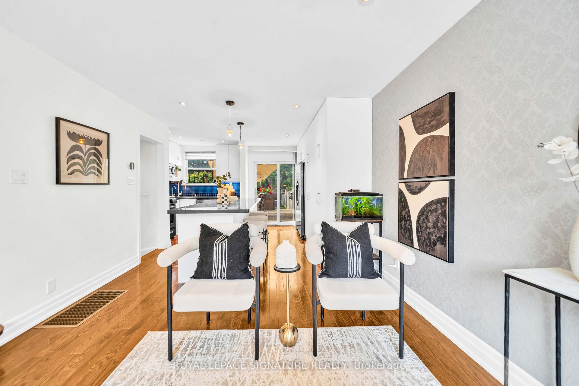 Photo 5 of 132 Glenvale Boulevard, Toronto, Leaside — HOMEH
